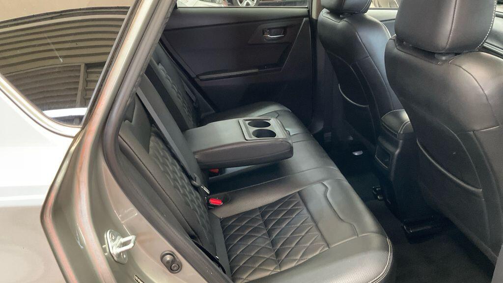 Toyota Auris view 8
