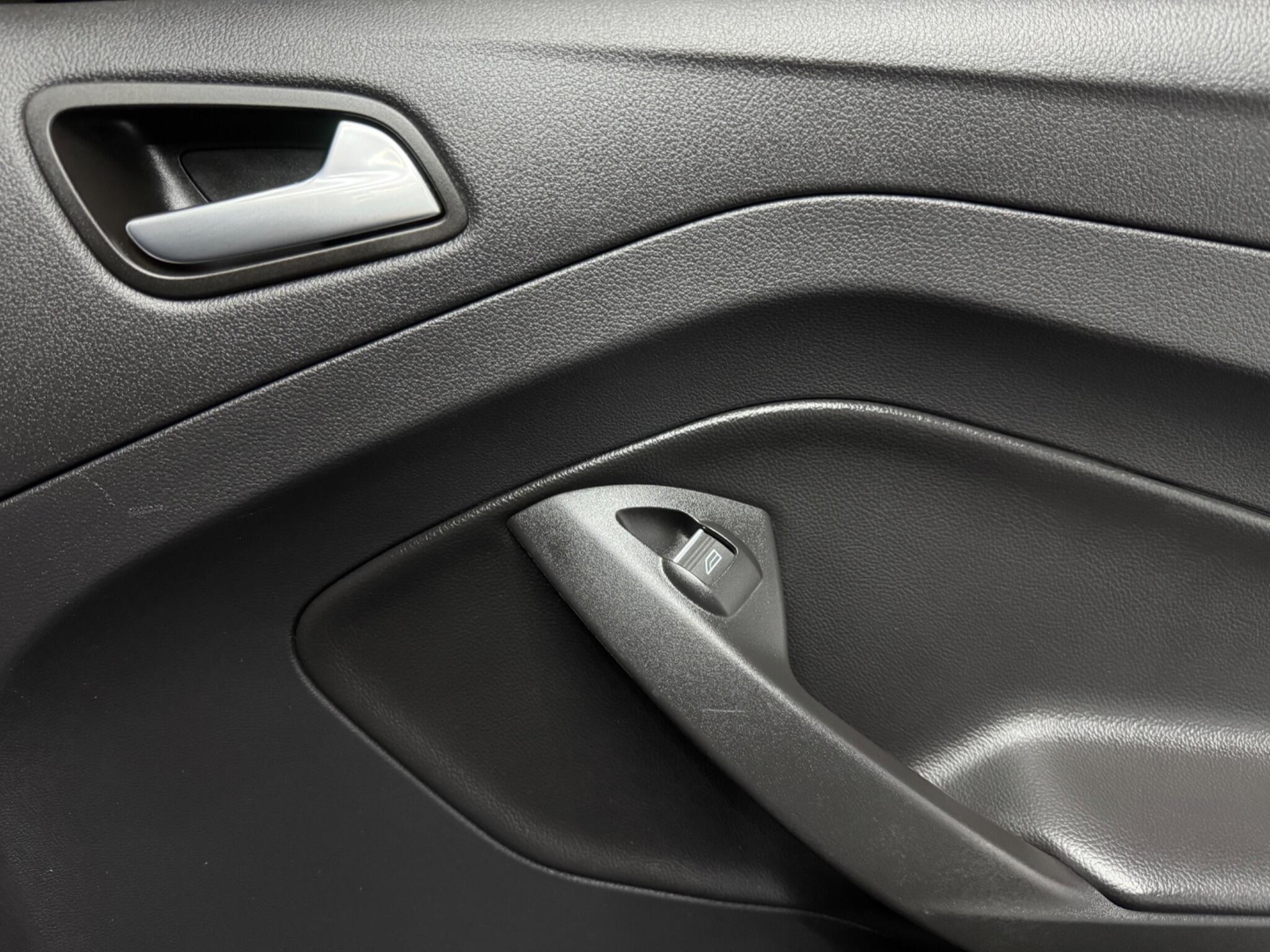 Ford Kuga view 20