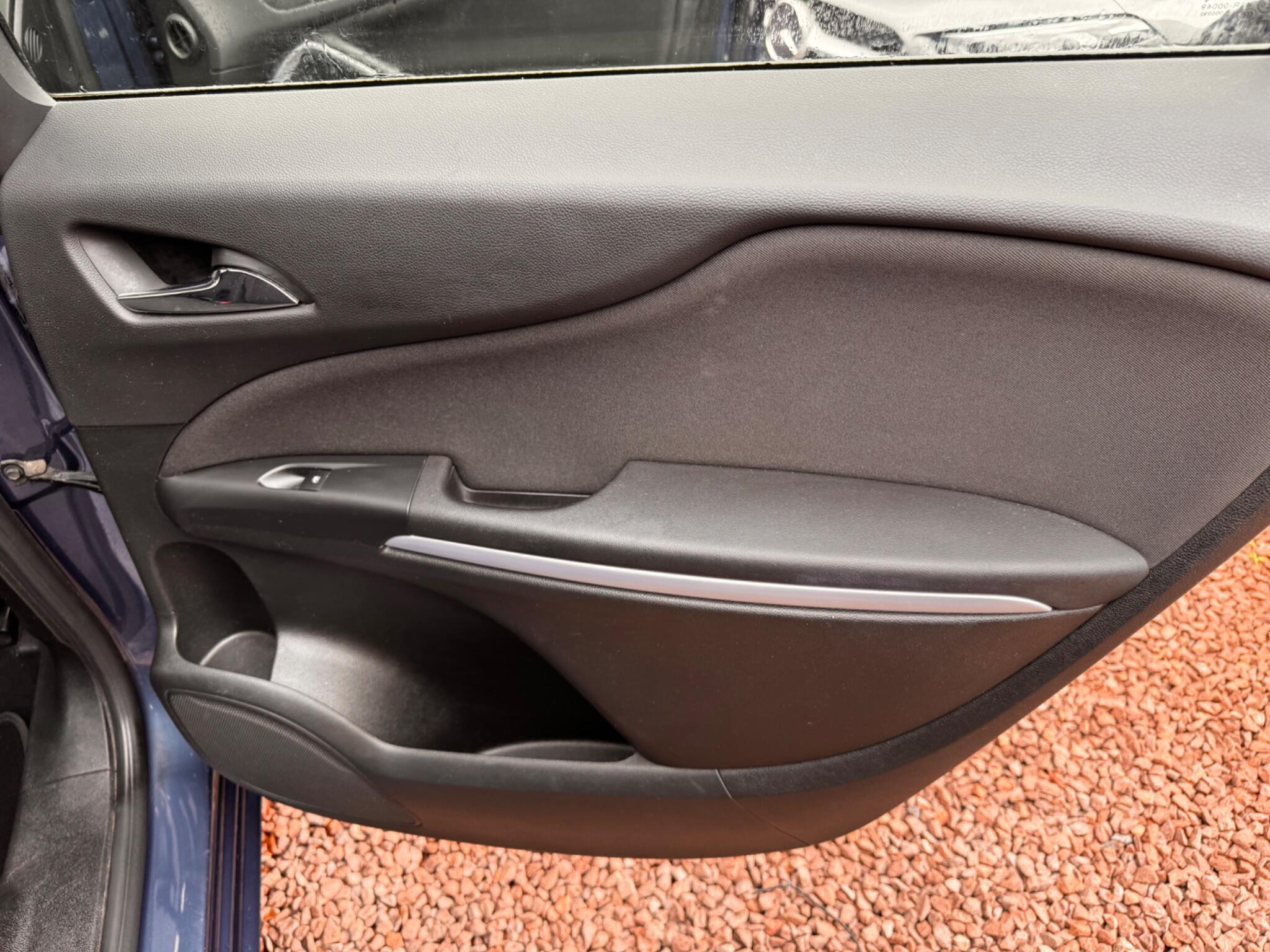 Vauxhall Zafira Tourer view 28