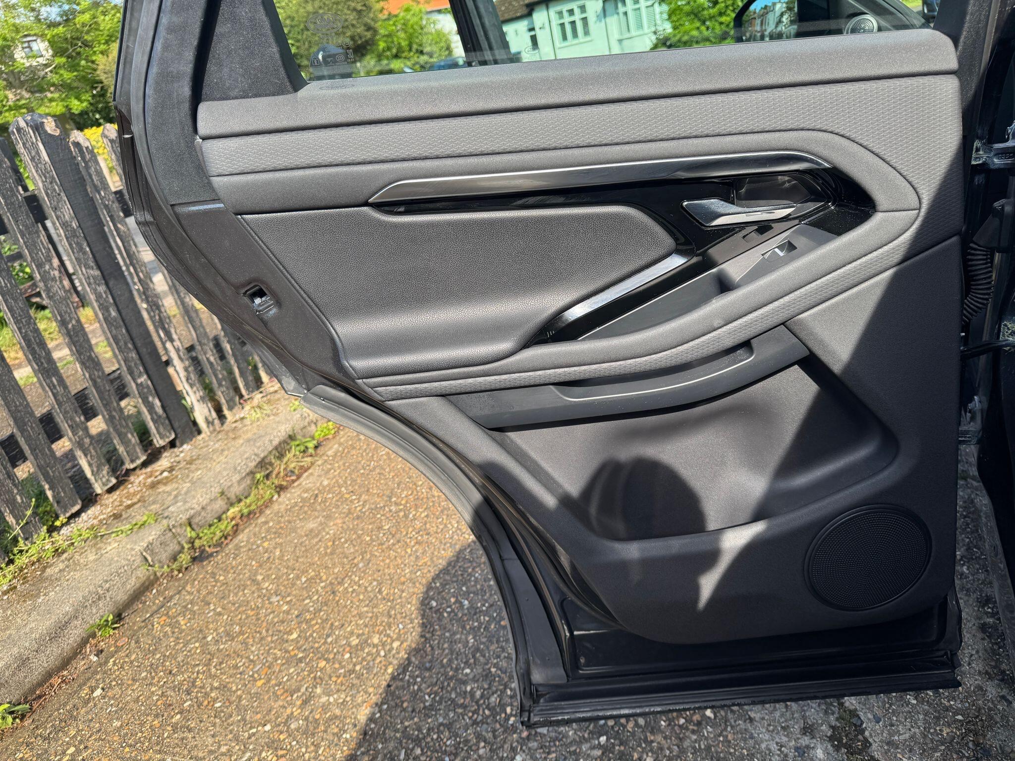 Land Rover Range Rover Evoque view 25