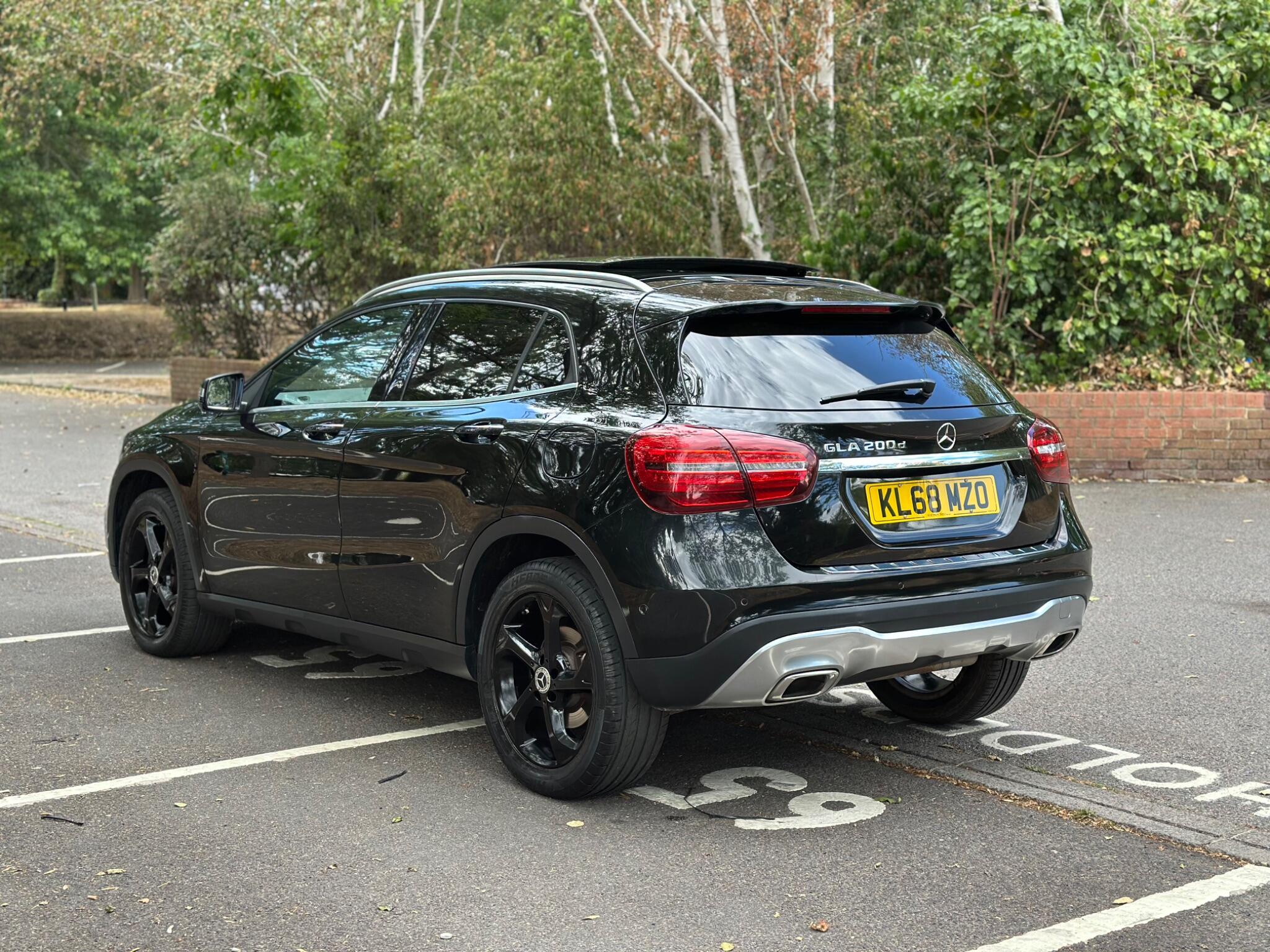 Mercedes-Benz Gla view 6
