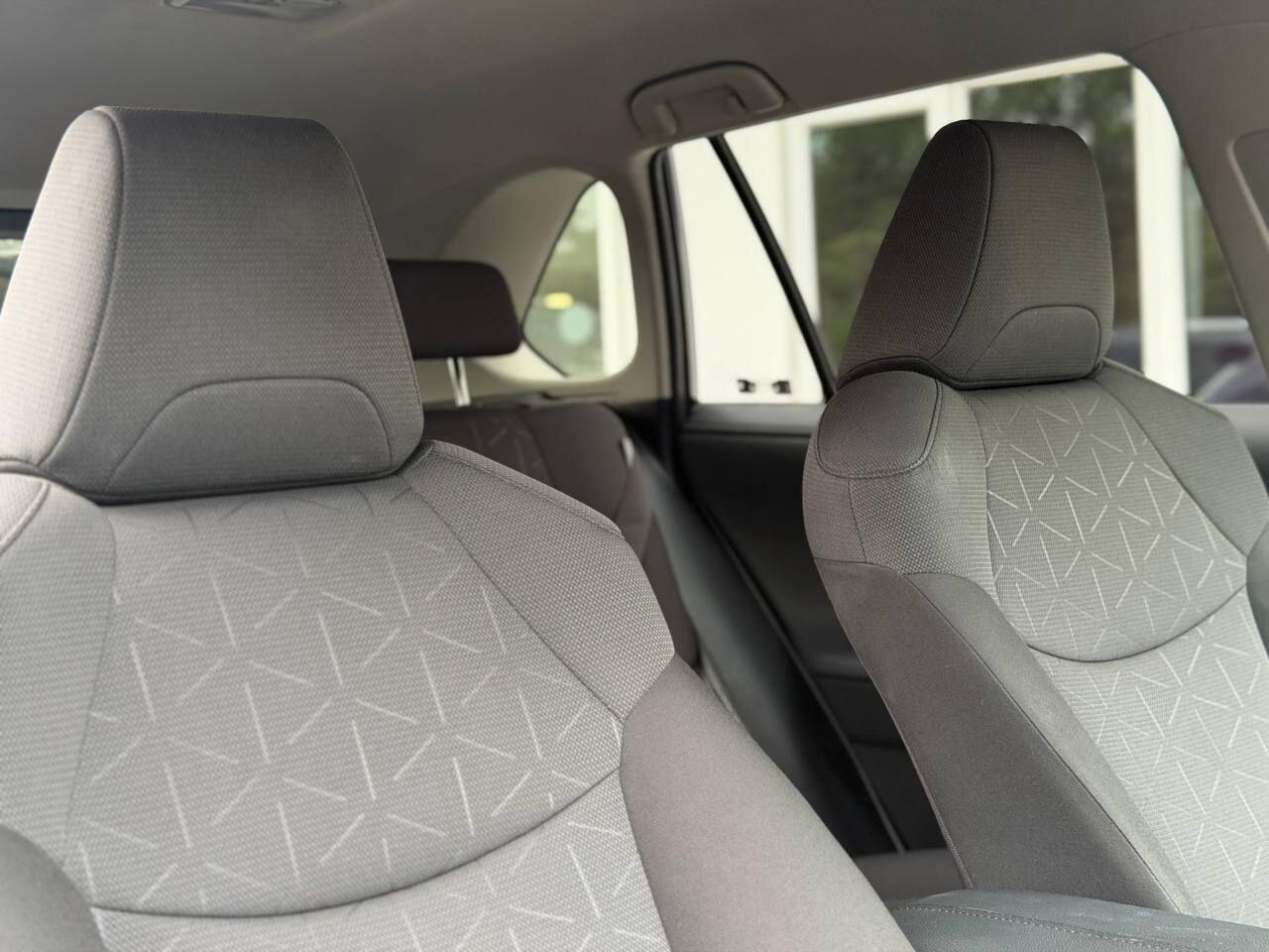 Toyota RAV4 view 12