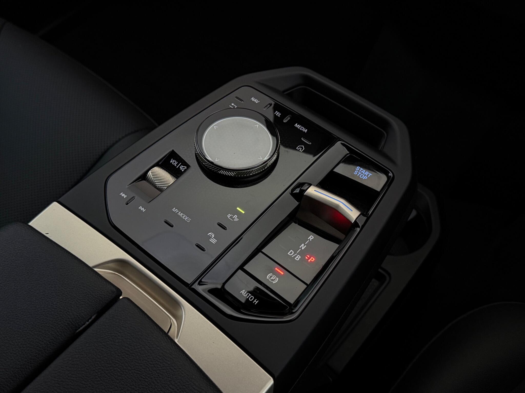 BMW Ix view 34