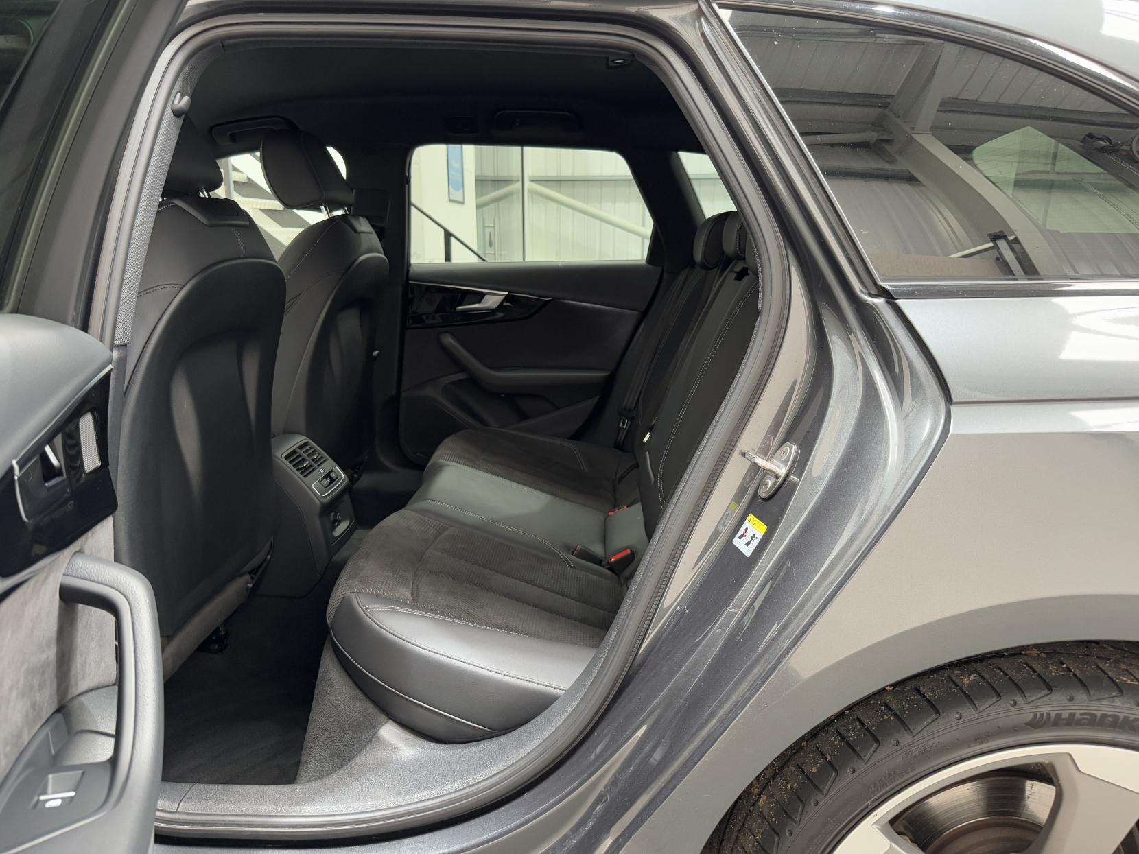 Audi A4 Avant view 45