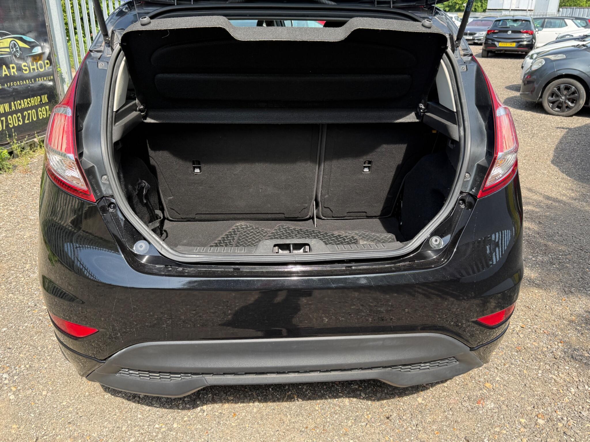 2016 Ford Fiesta image 36