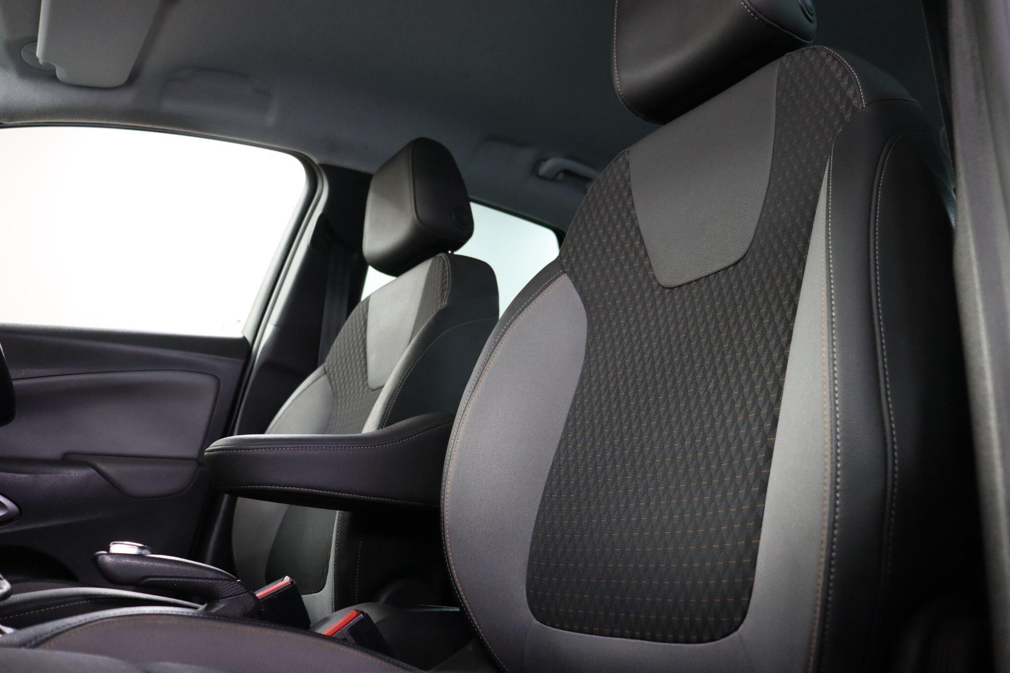 Vauxhall Crossland X view 35