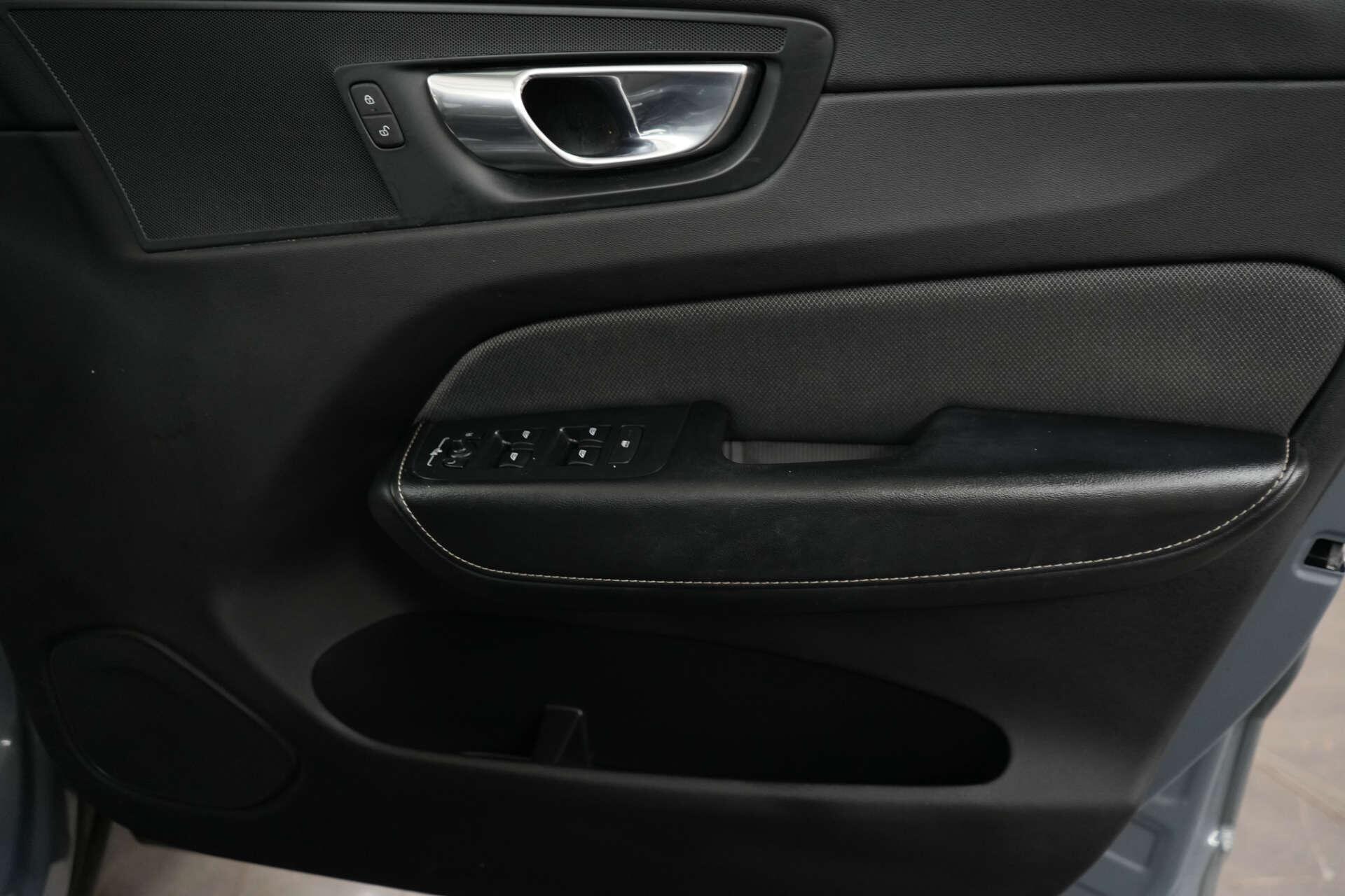 Volvo XC60 view 18