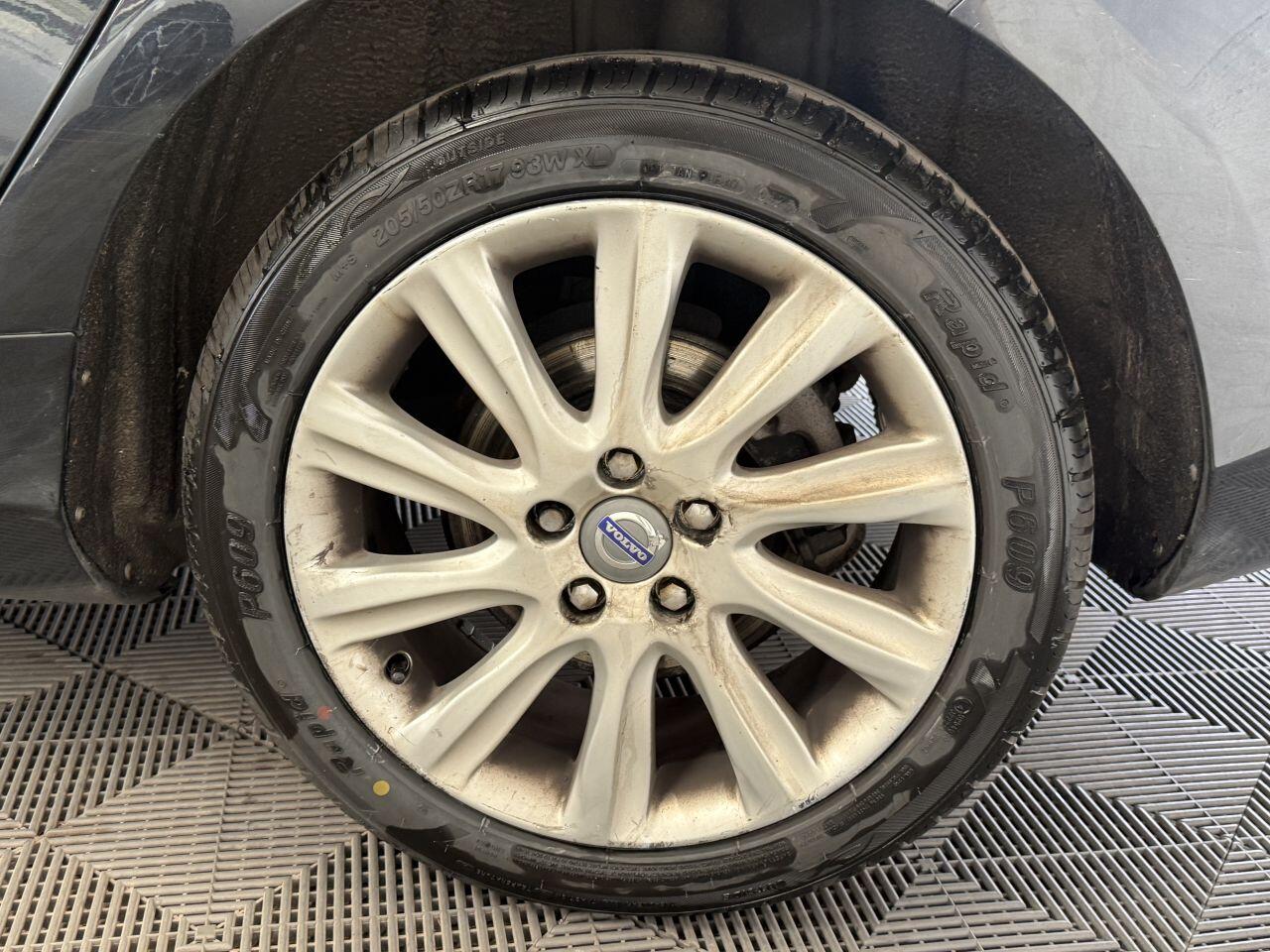 Volvo V40 view 15