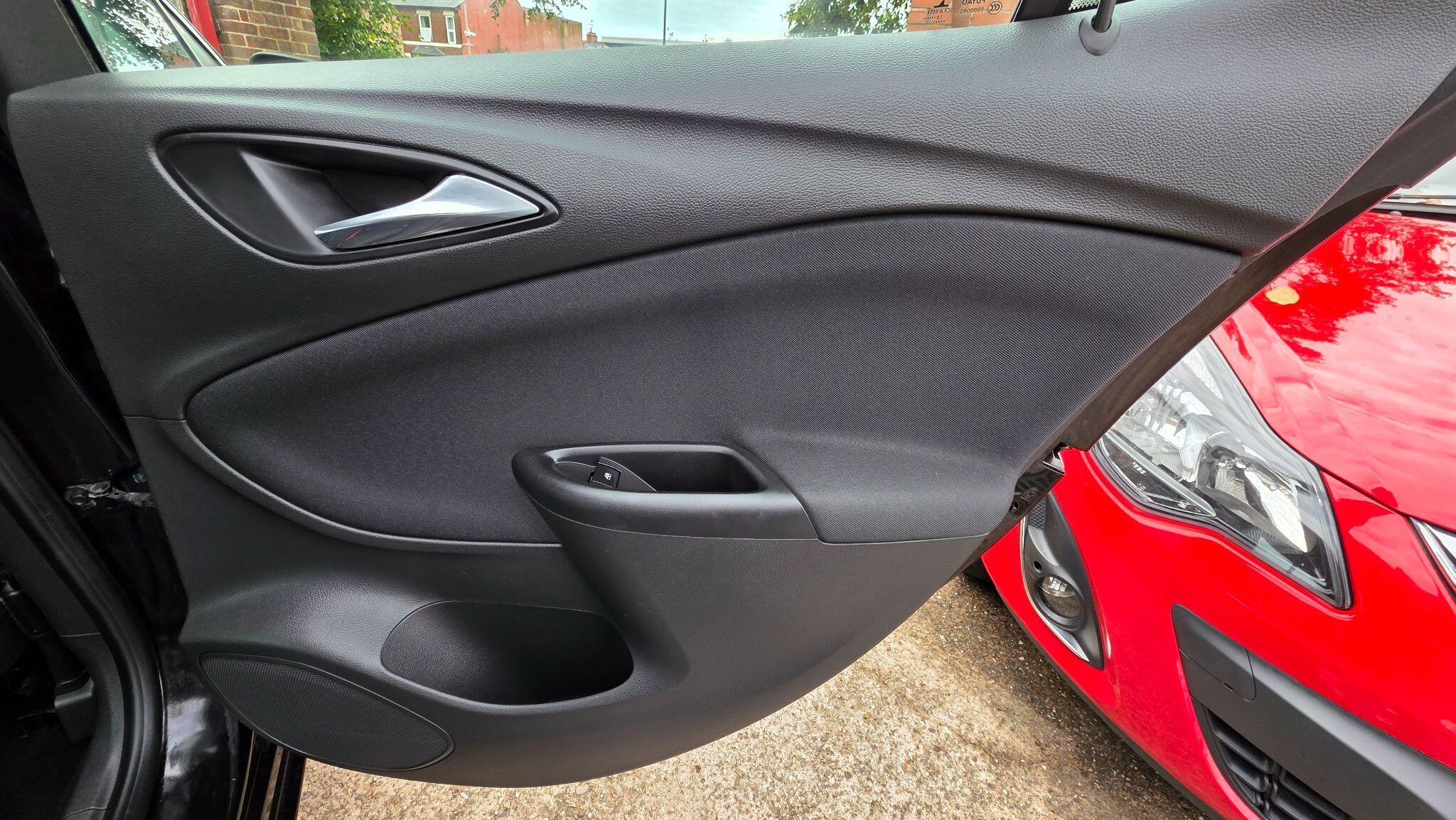Vauxhall Astra view 34