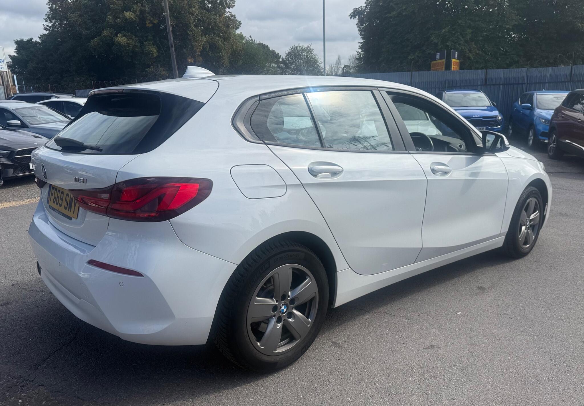 BMW 1 Series view 5