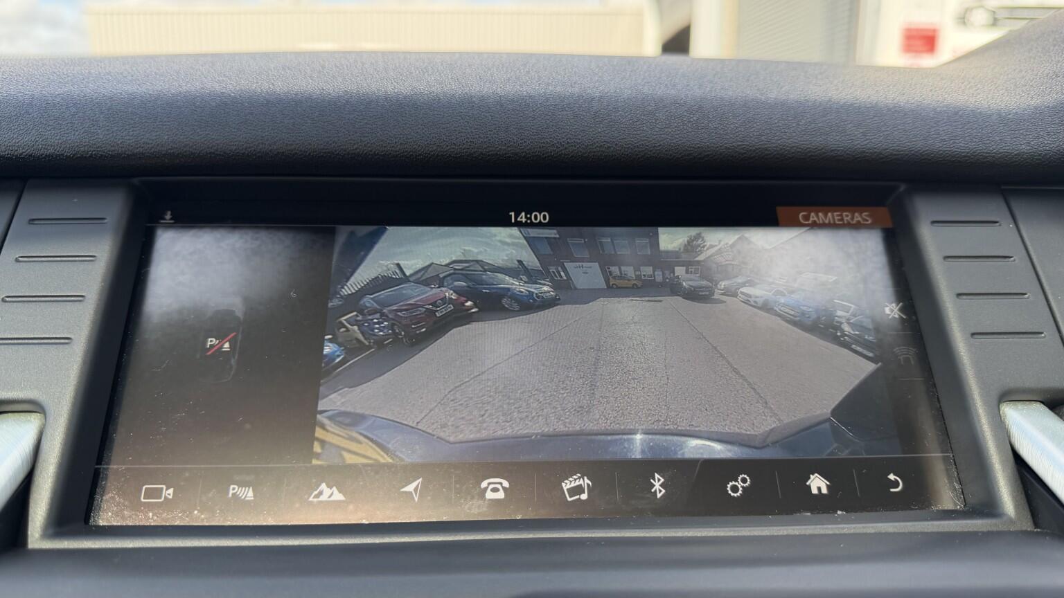 Land Rover Discovery Sport view 34