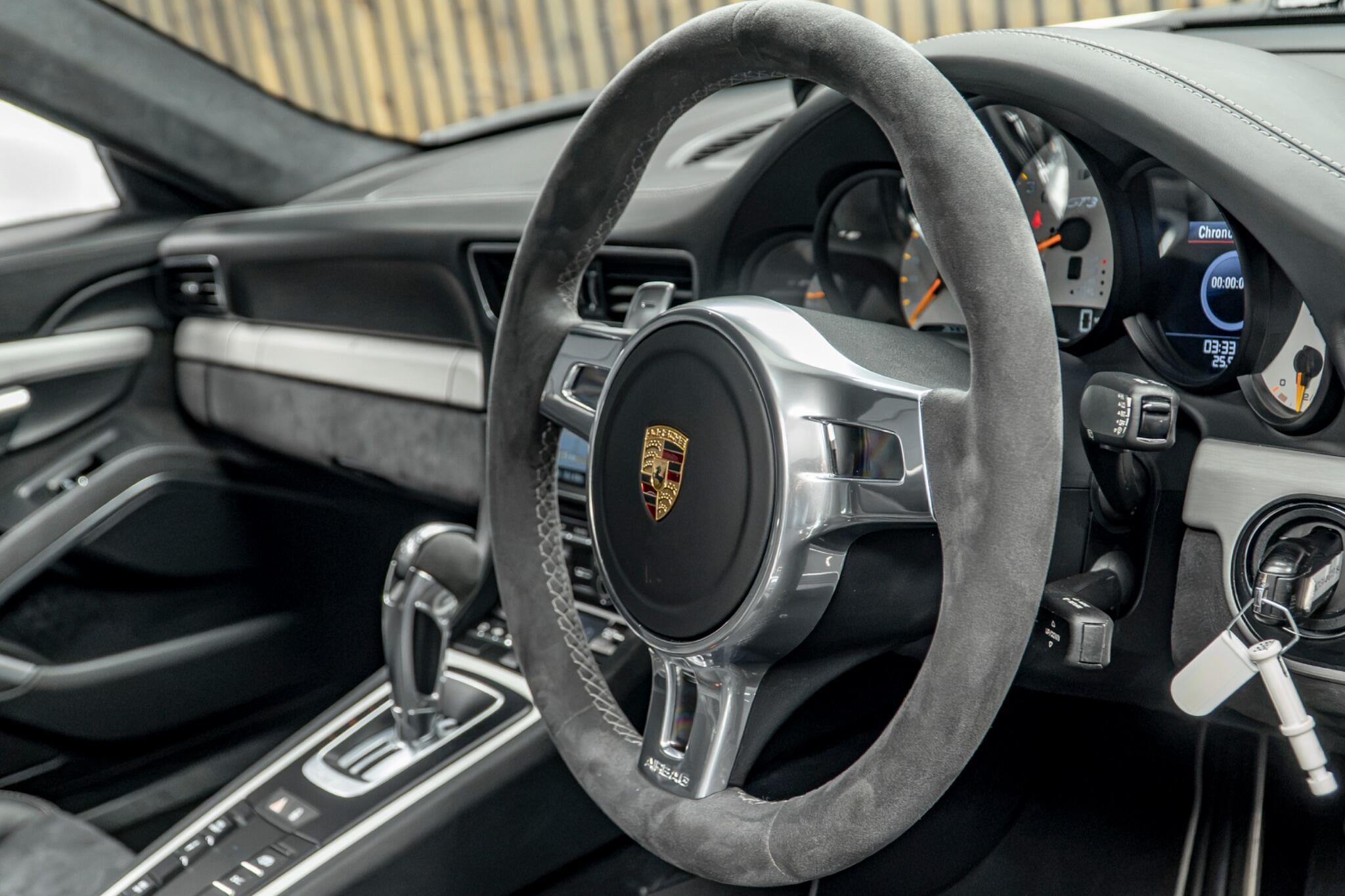 Porsche 911 view 29