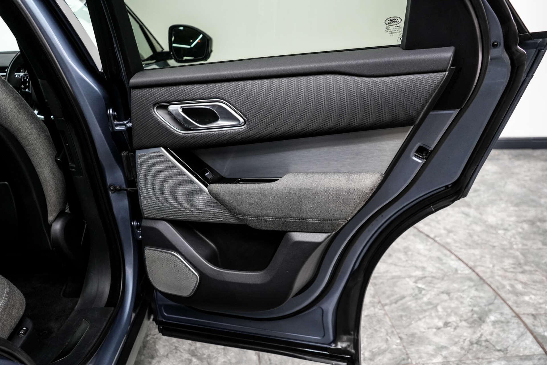 Land Rover Range Rover Velar view 22