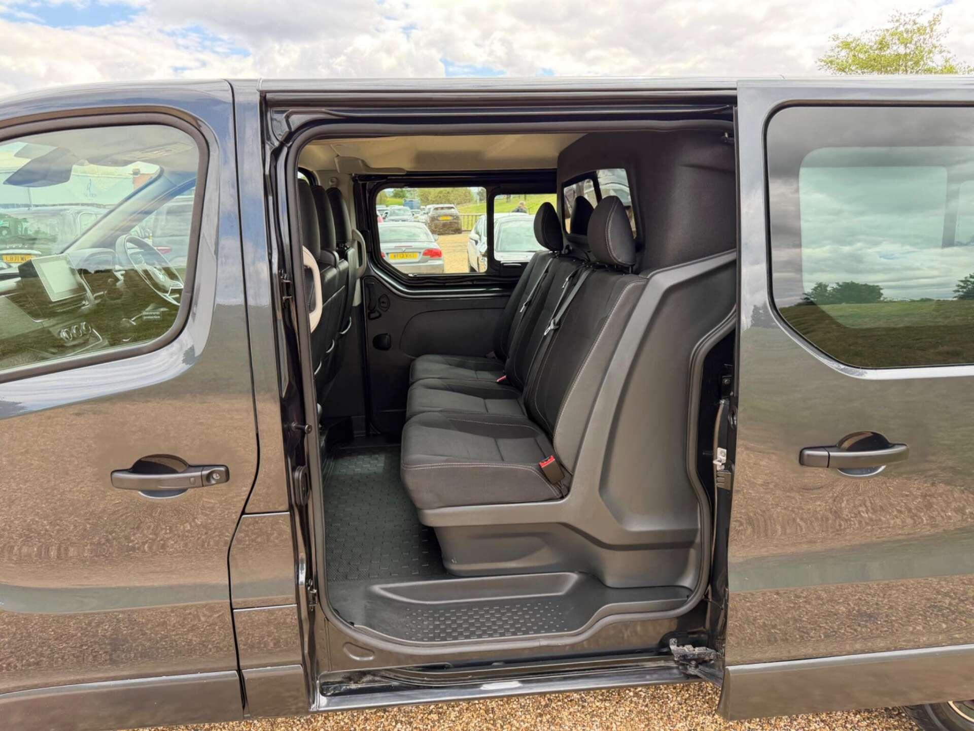 Renault Trafic view 18