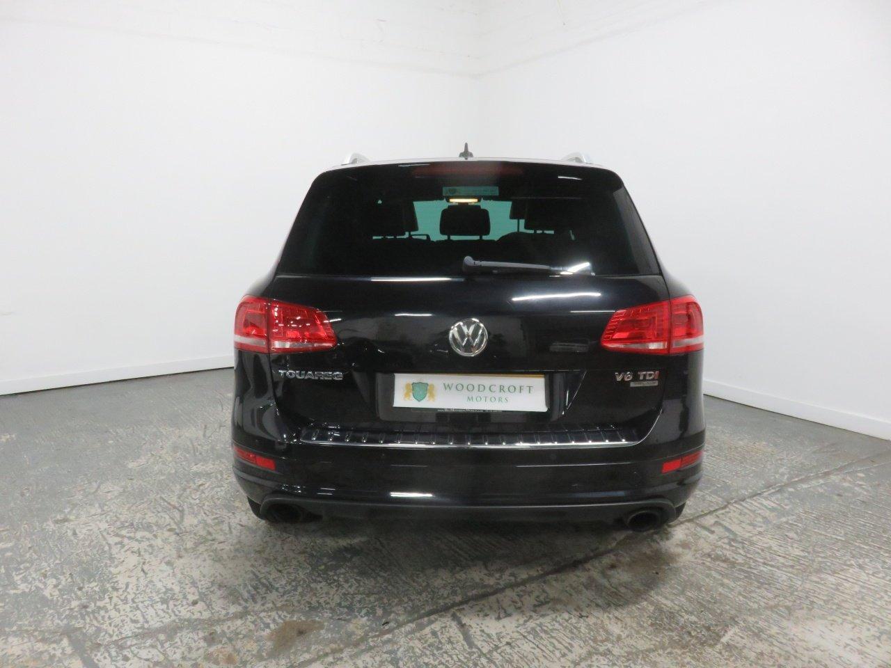 Volkswagen Touareg view 14