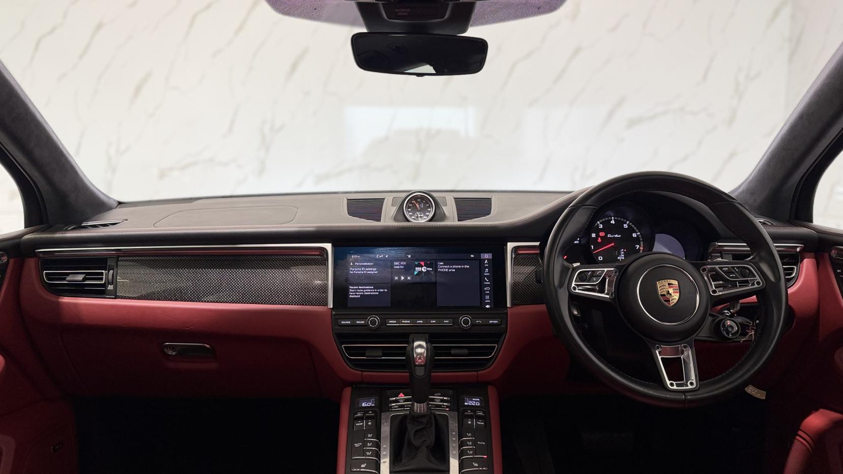 Porsche Macan view 12