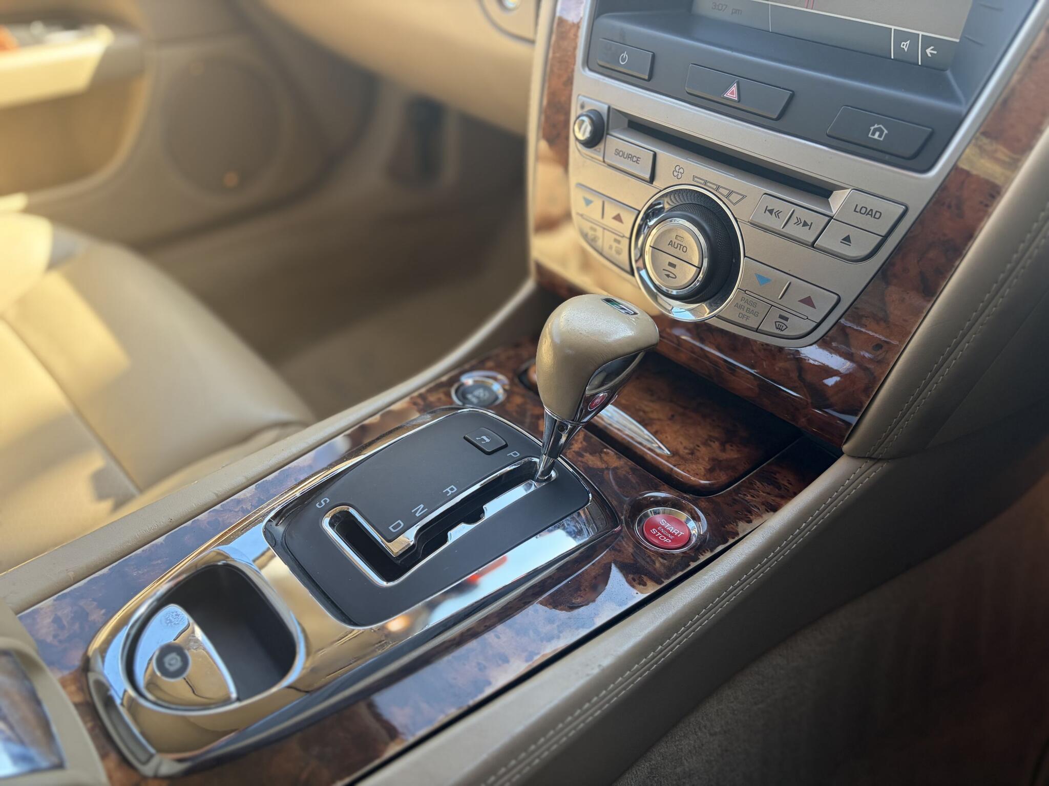 Jaguar XKR view 22