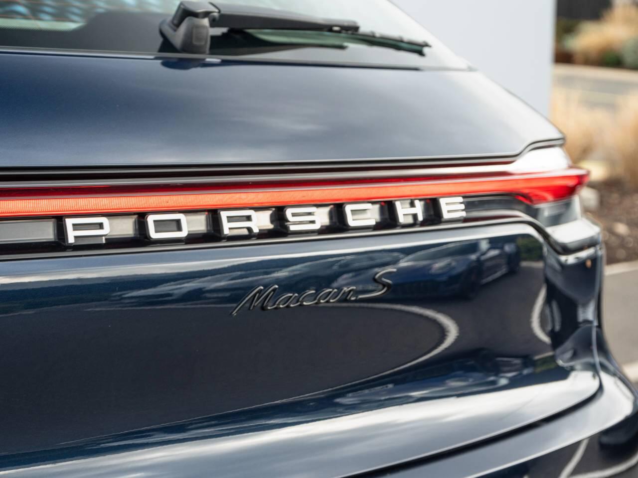 Porsche Macan view 9