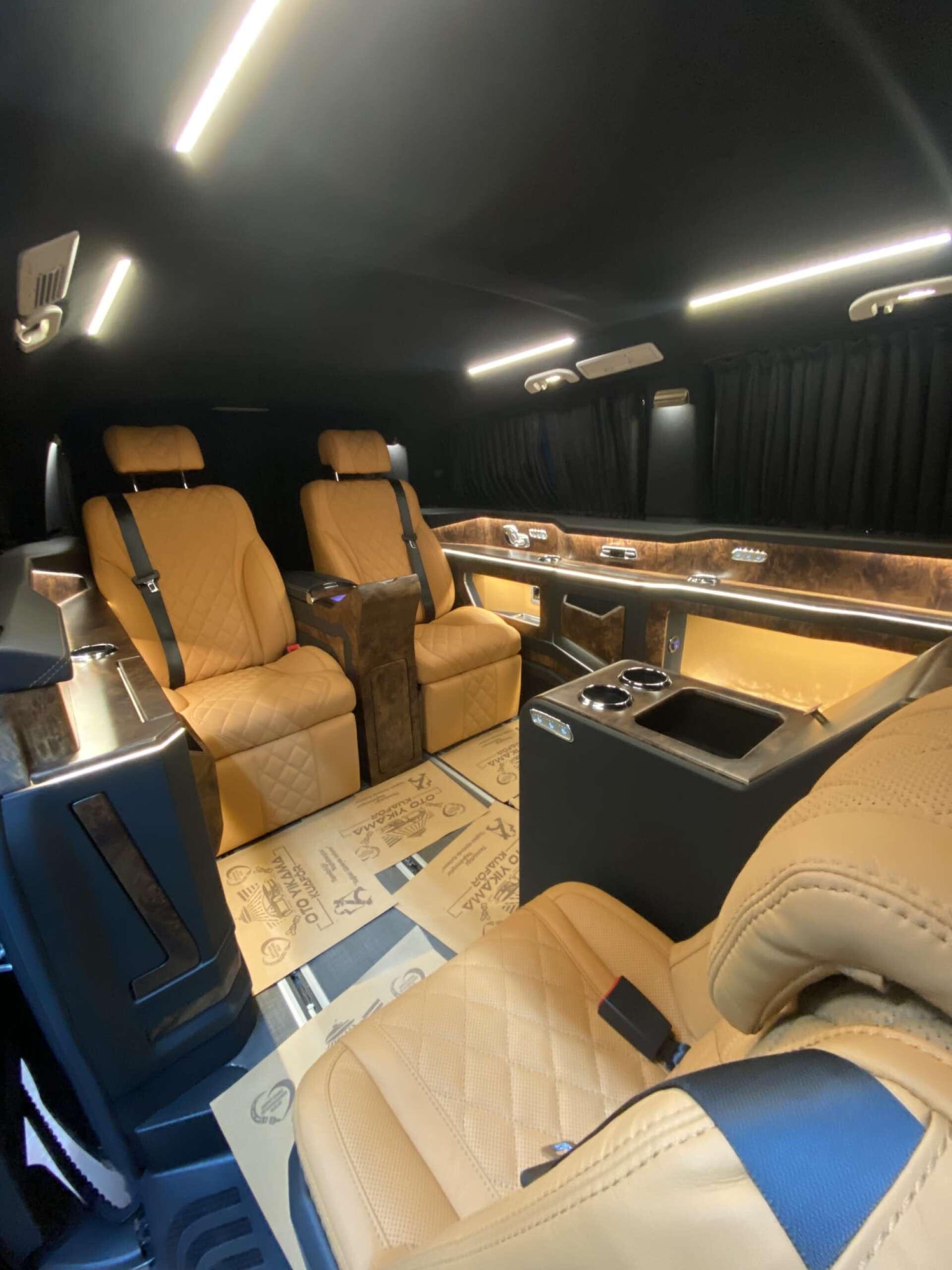 Mercedes-Benz Vito view 3