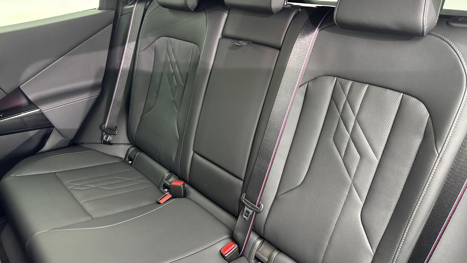 BMW X3 view 12