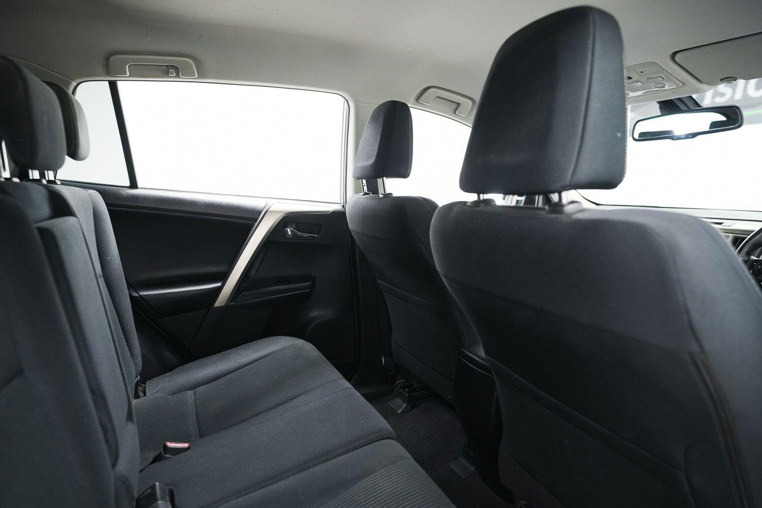 Toyota Rav4 view 14