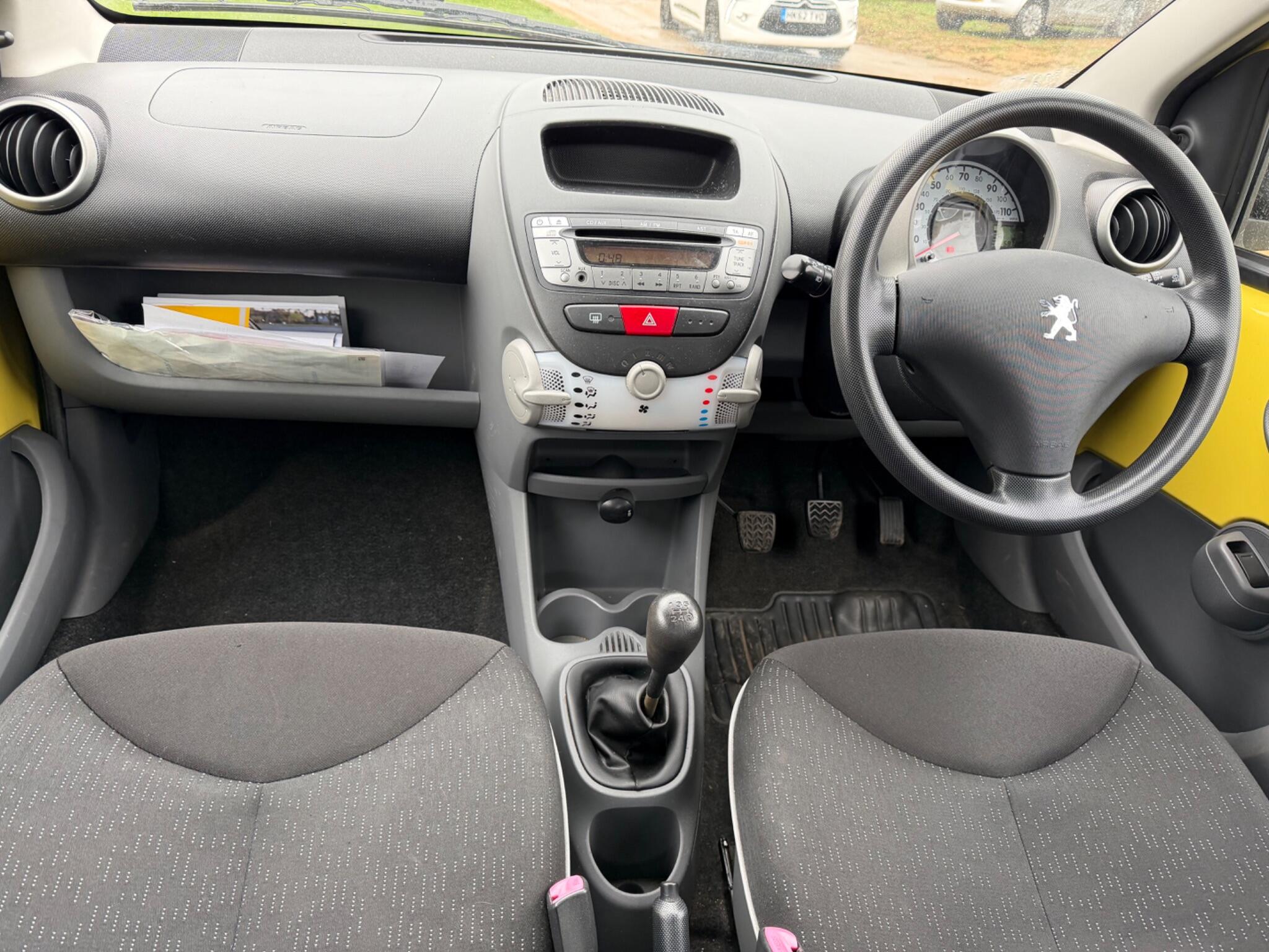 2010 Peugeot 107 1.0 12V Urban Euro 4 5dr image 15