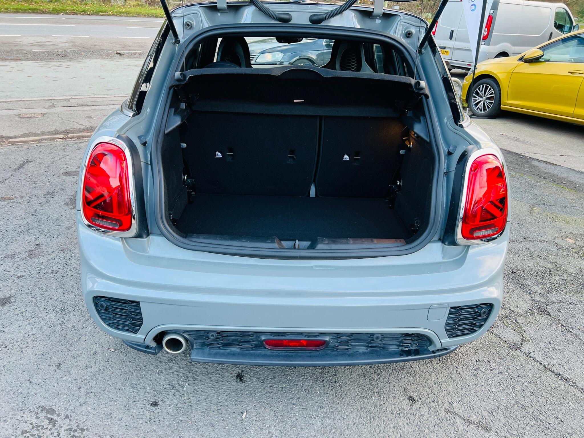 2020 MINI Hatch 1.5 Cooper Sport Steptronic Euro 6 (s/s) 5dr • 44,000 miles image 54