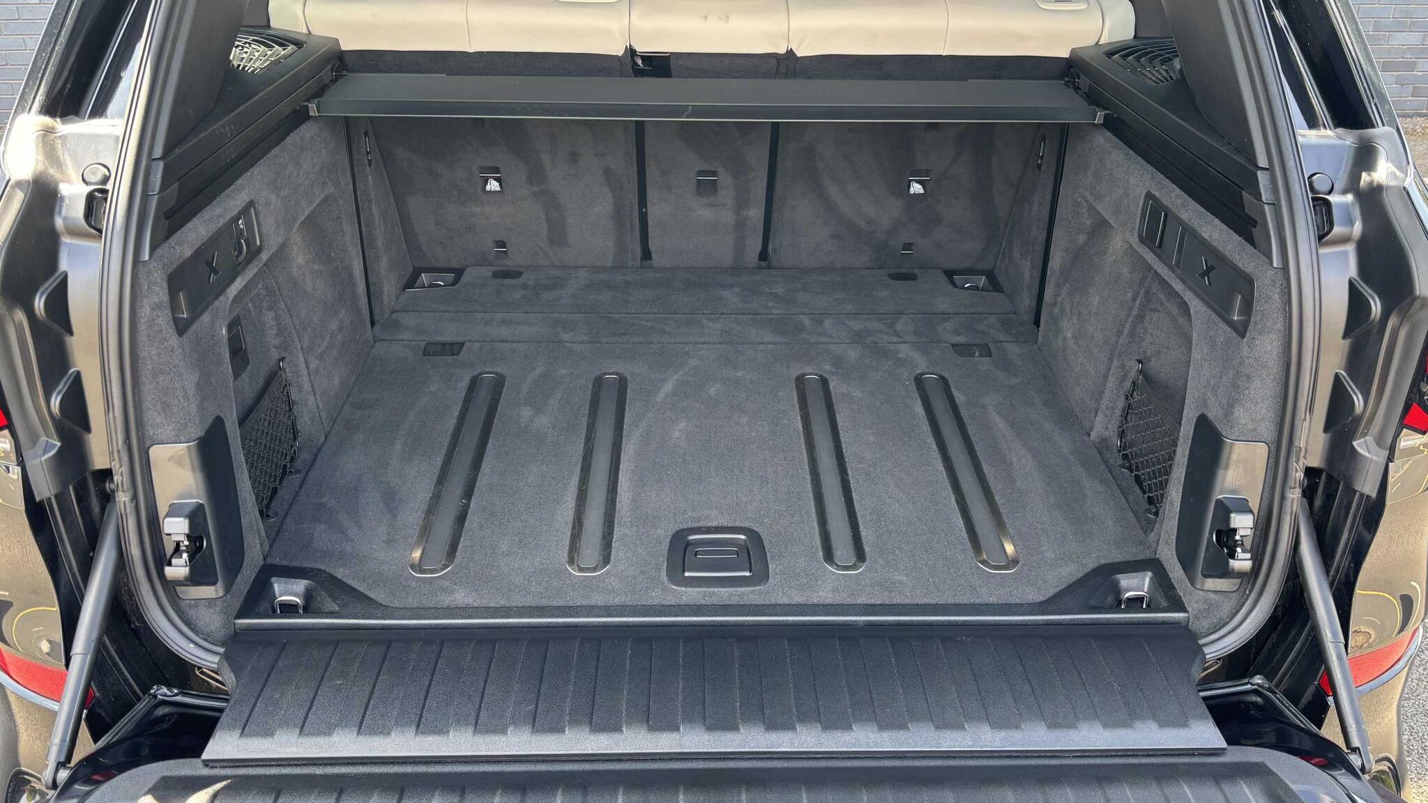 BMW X5 view 20