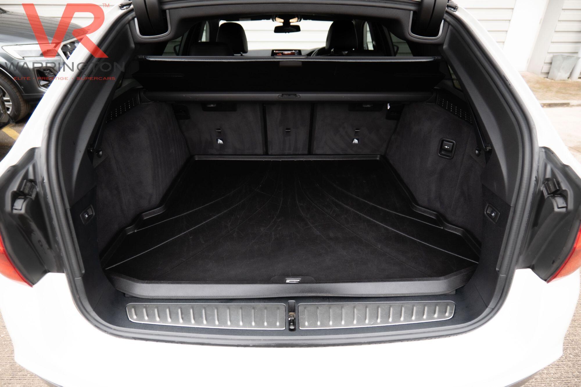 BMW 5 Series view 16