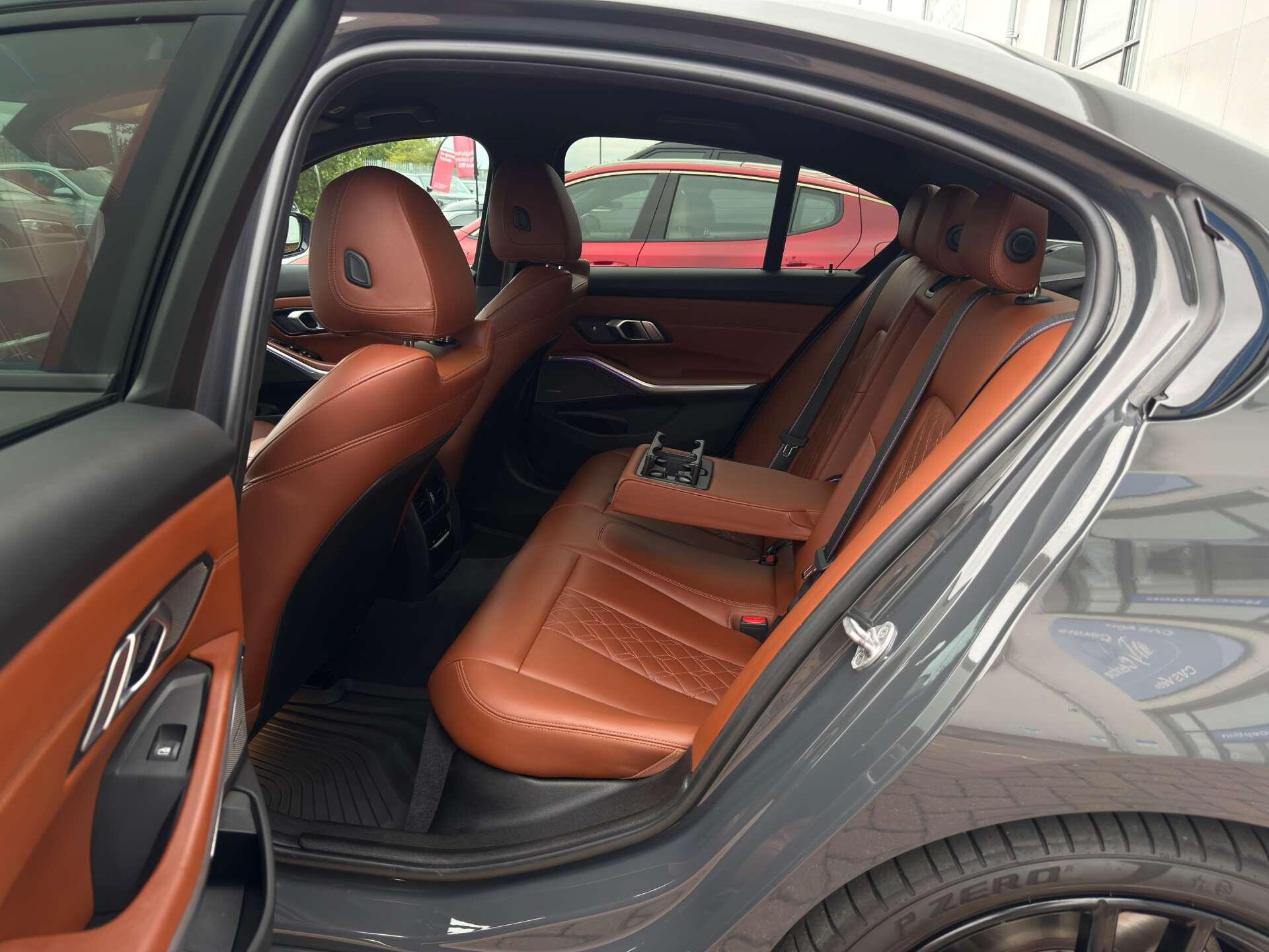 BMW 3 Series view 53