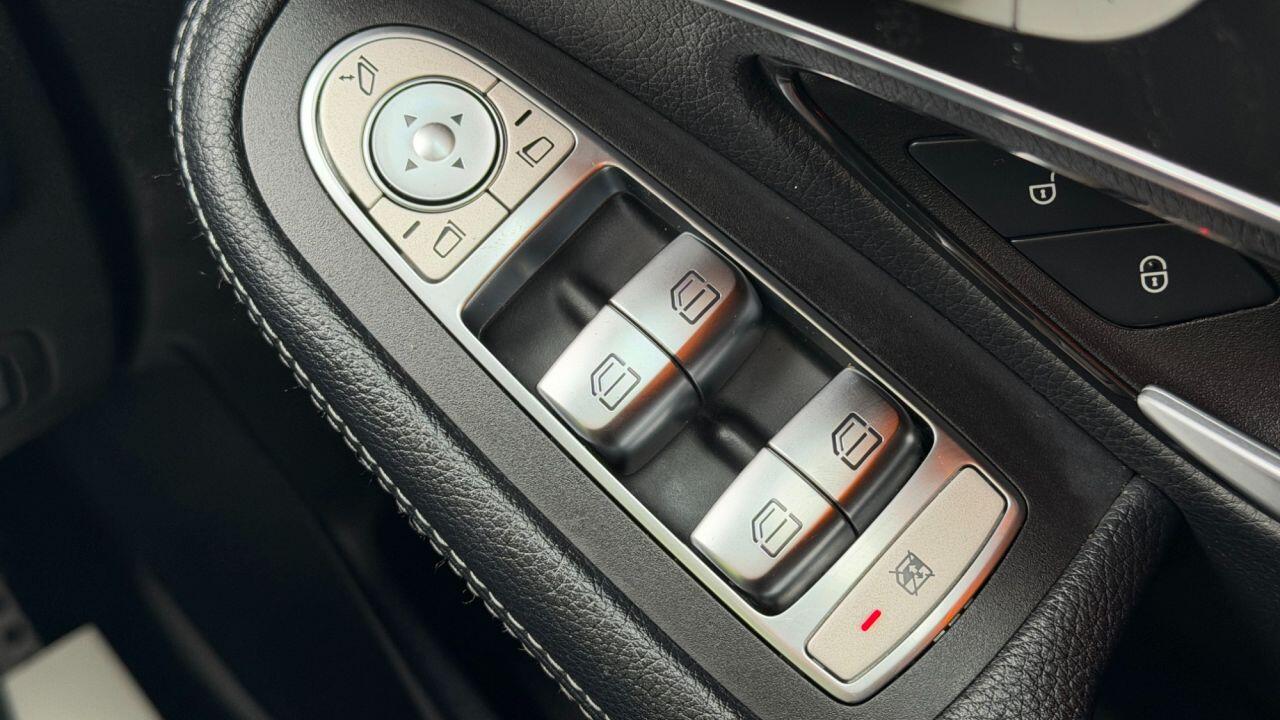 Mercedes-Benz GLC view 31