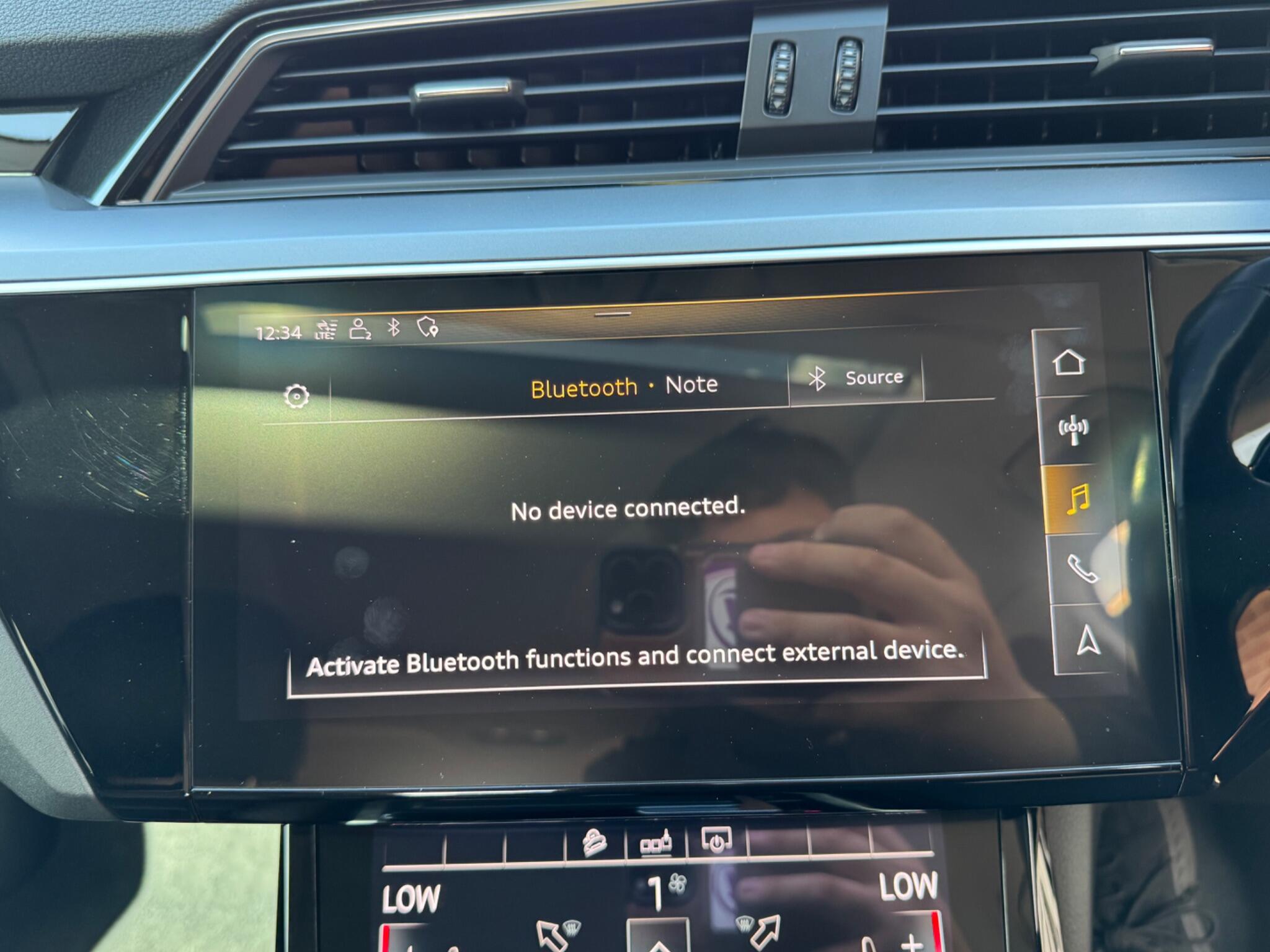 Audi E-Tron view 34