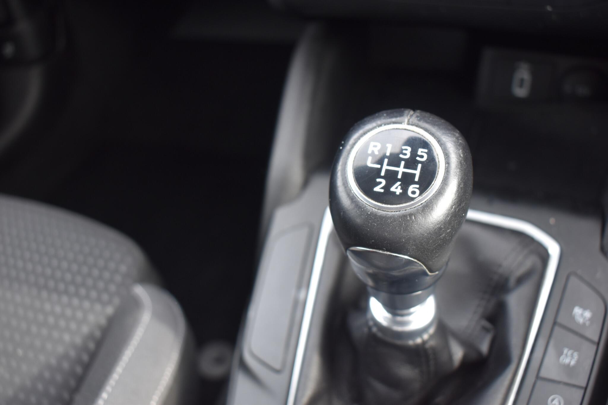 Focus - 1.5 EcoBlue Zetec Euro 6 (s/s) 5dr - Image 20