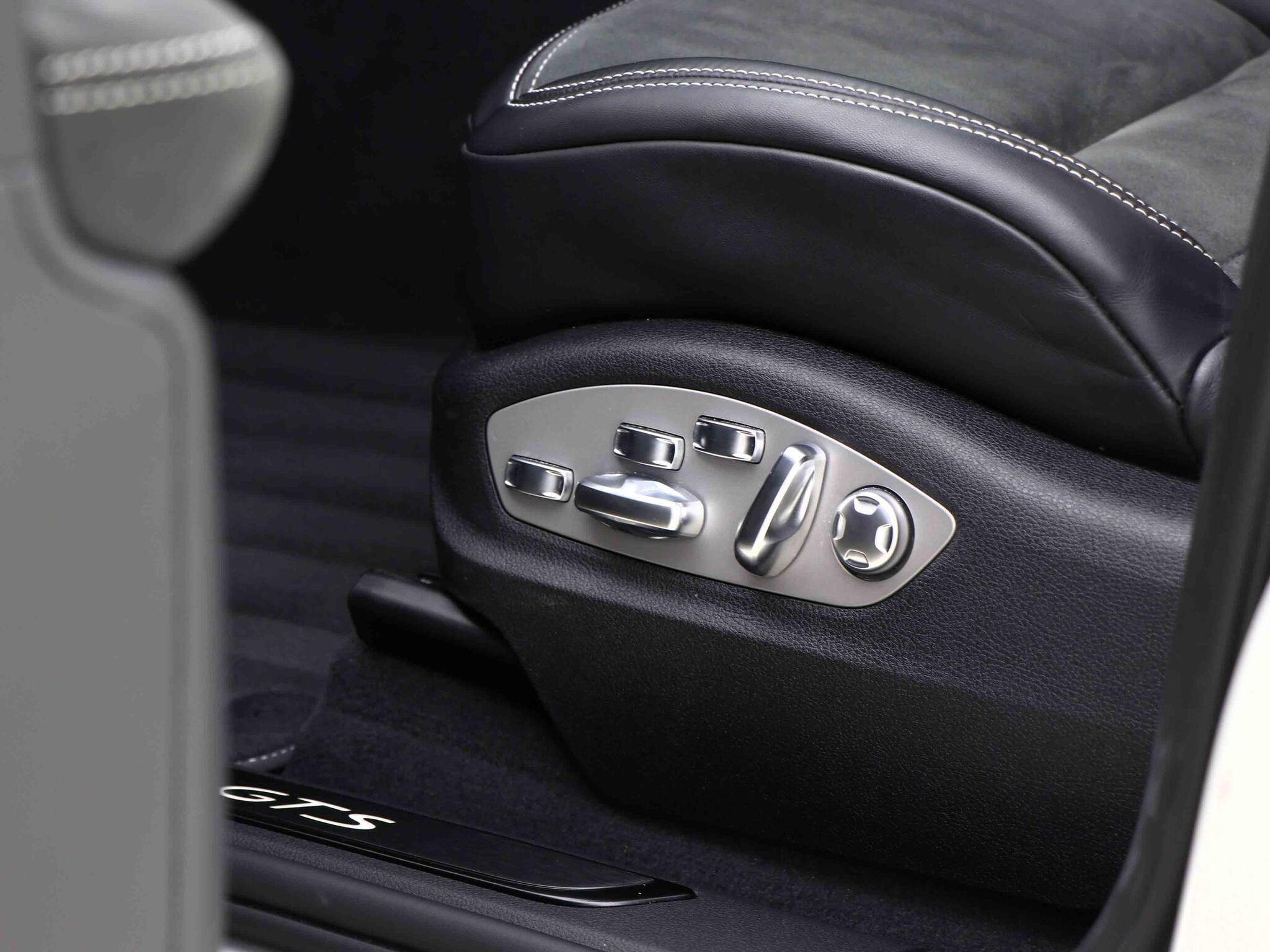 Porsche Macan view 32