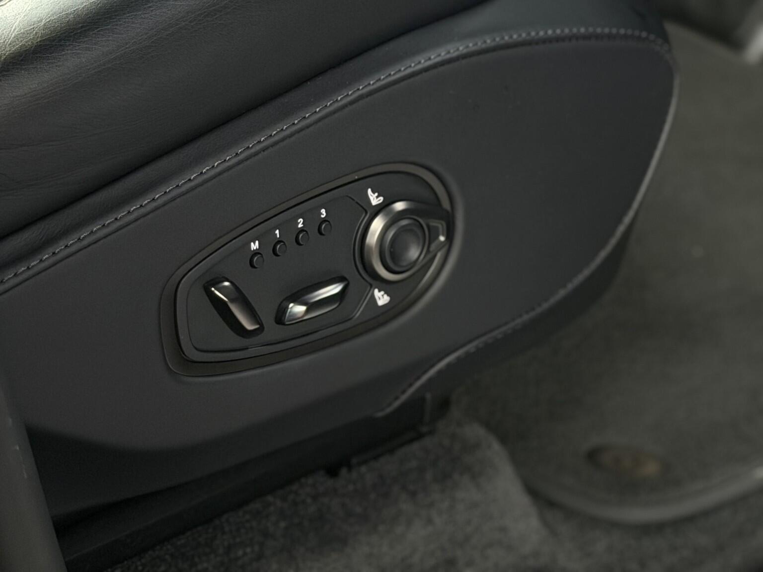 Aston Martin DBX view 50