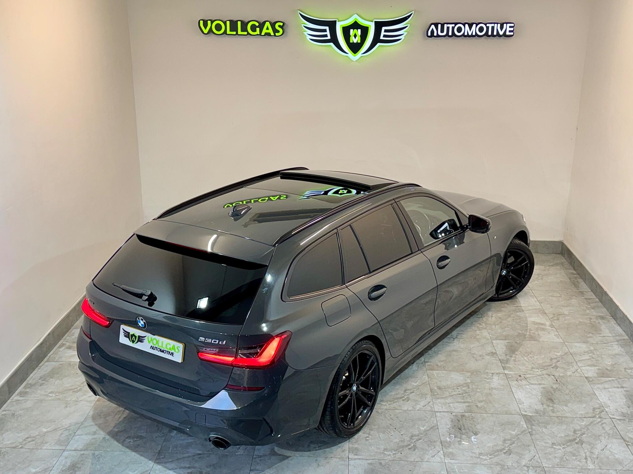 BMW 3 Series view 6