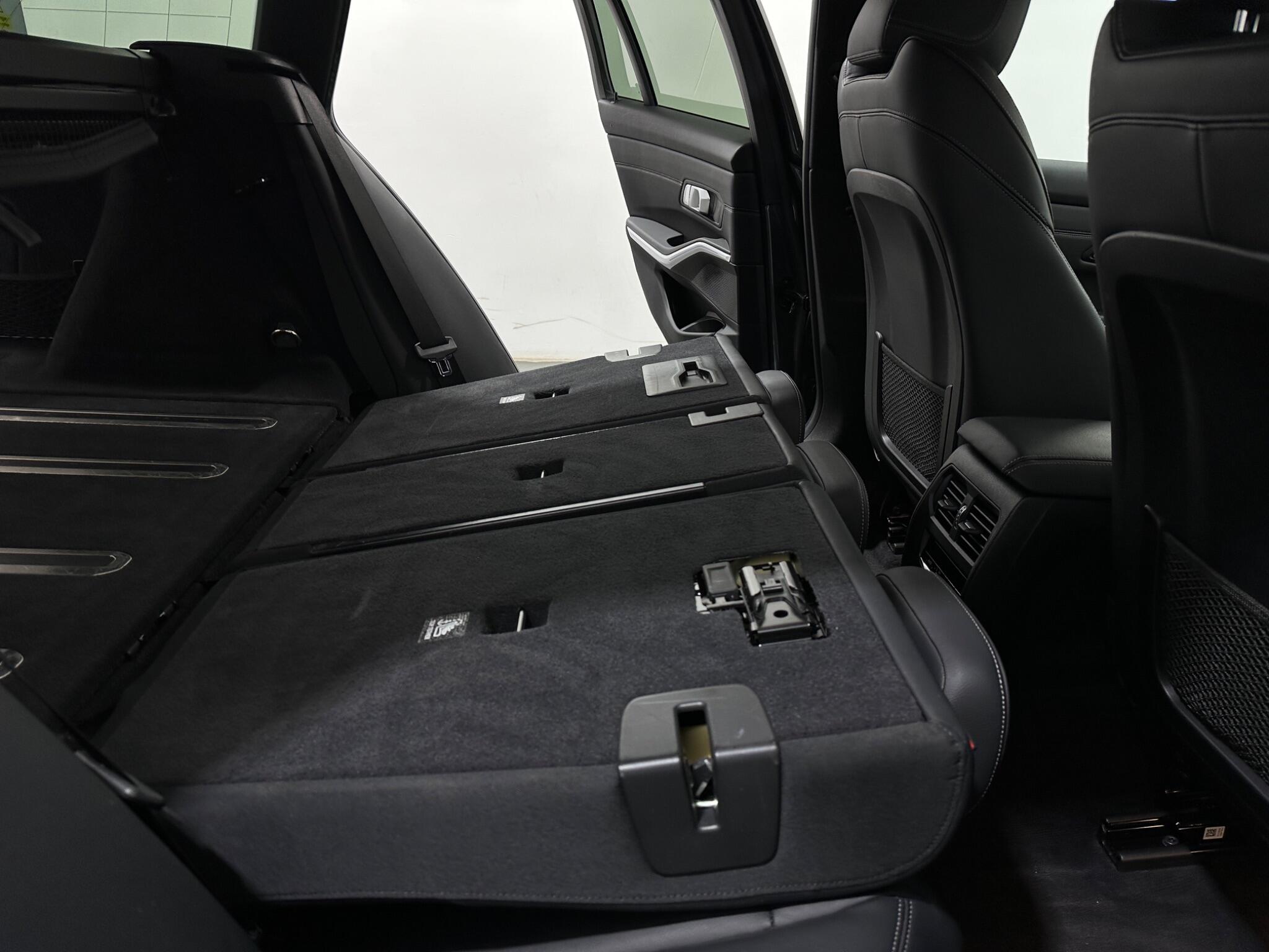 BMW 3 Series view 49