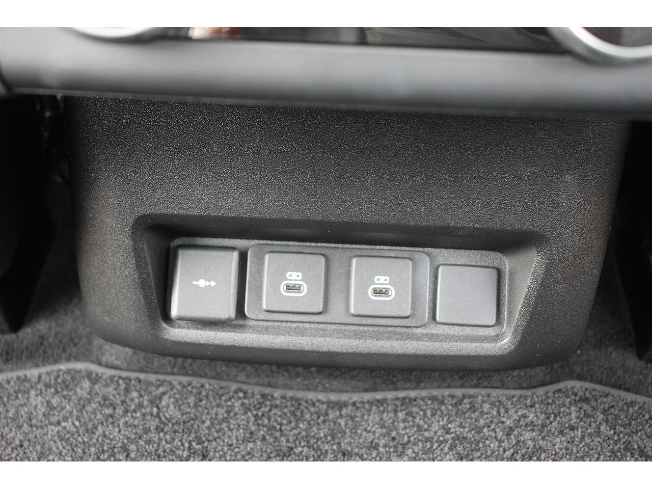Land Rover Discovery view 64