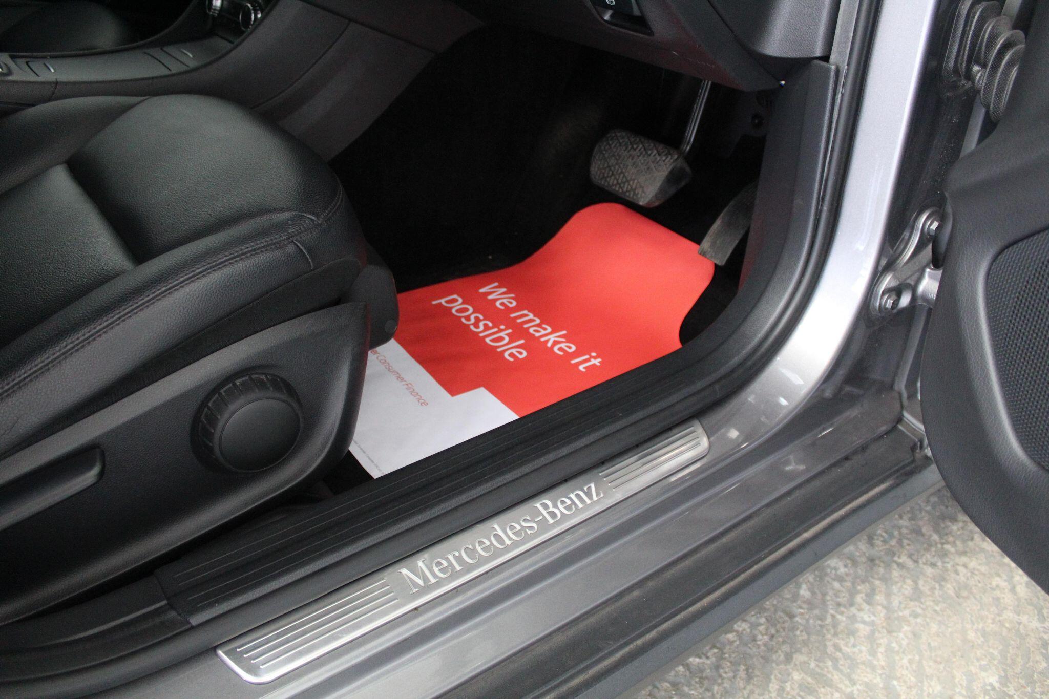 Mercedes-Benz Gla view 51