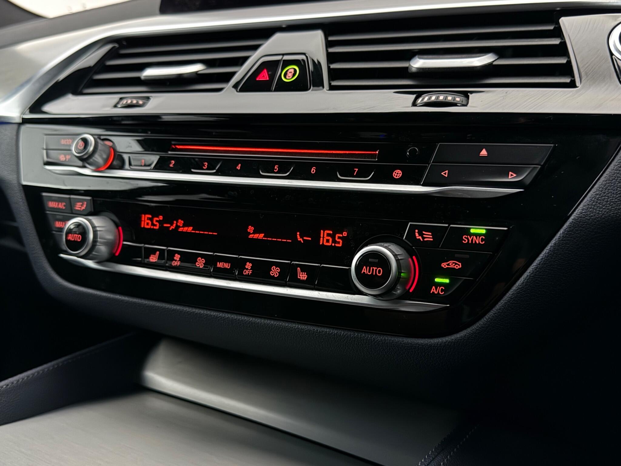 BMW 5 Series view 29