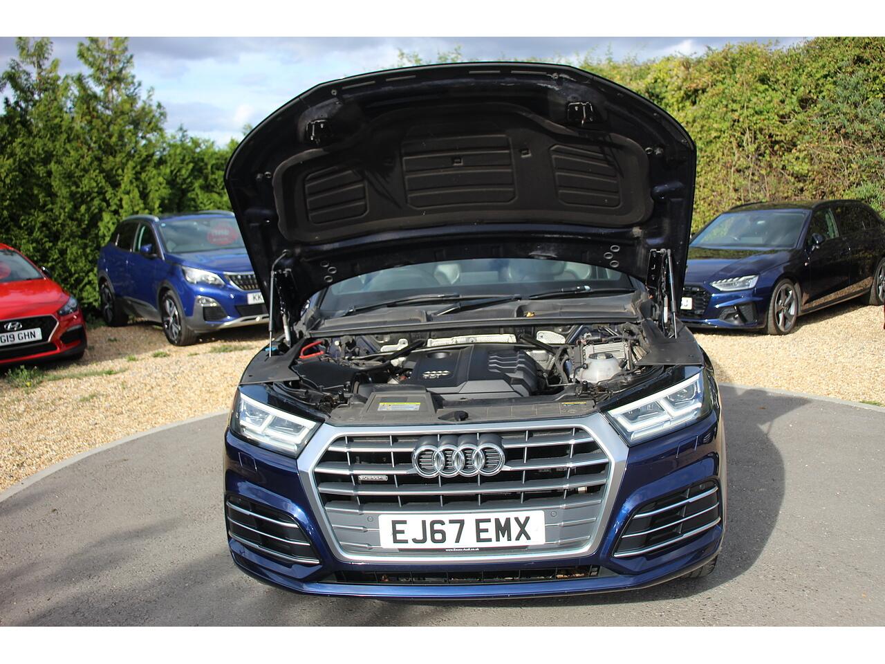 Audi Q5 view 42