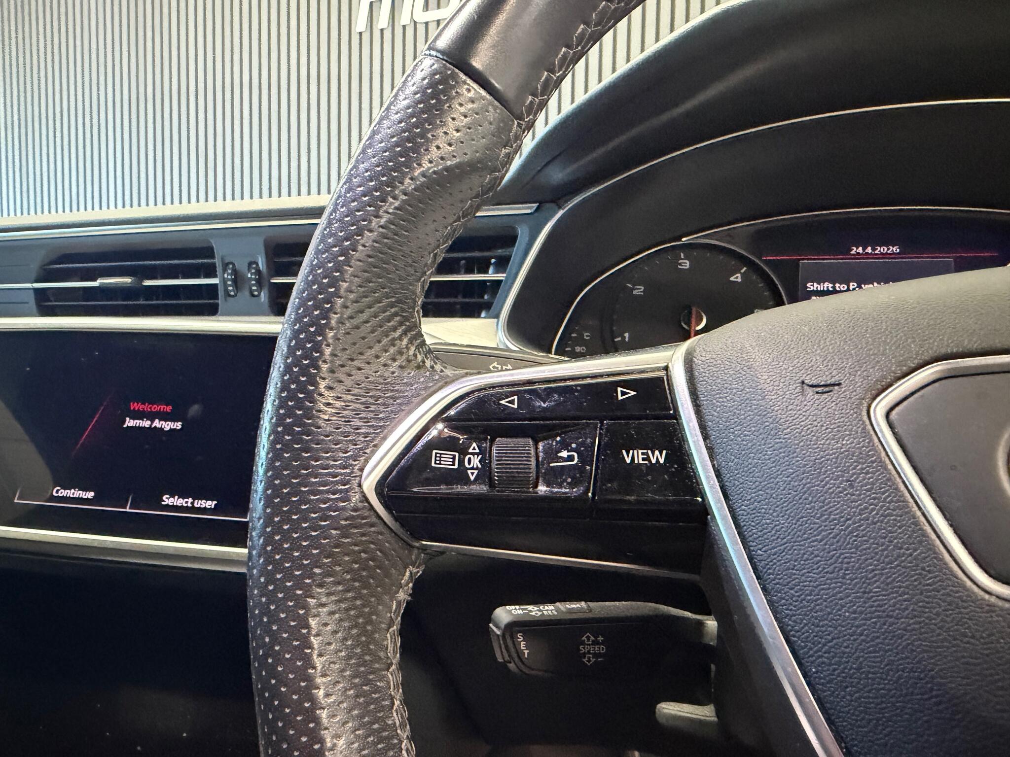 Audi A6 view 36