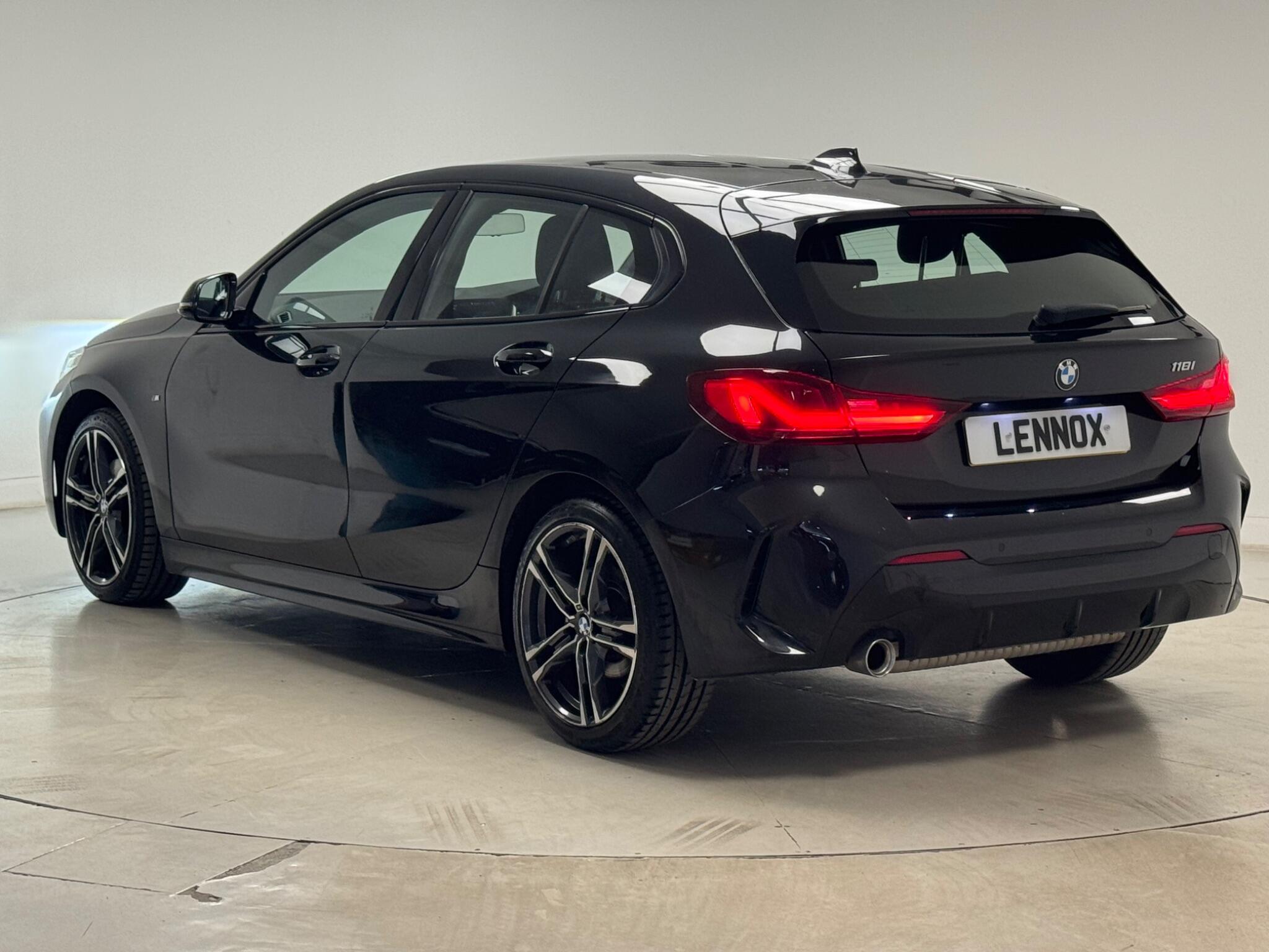 BMW 1 Series view 4