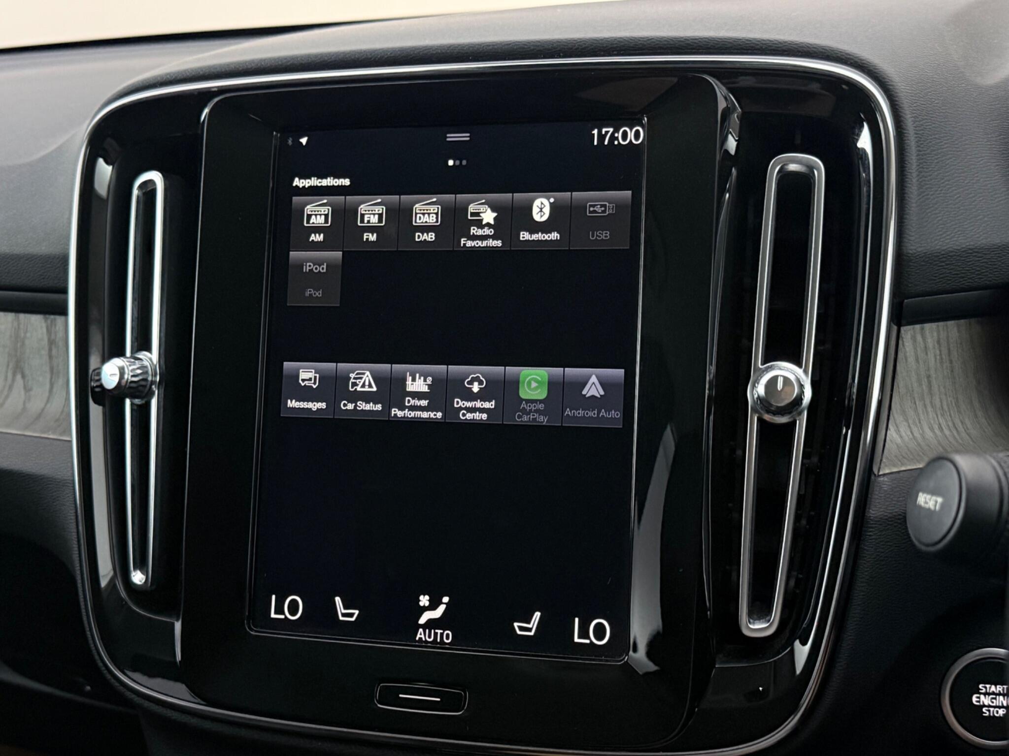 Volvo XC40 view 23