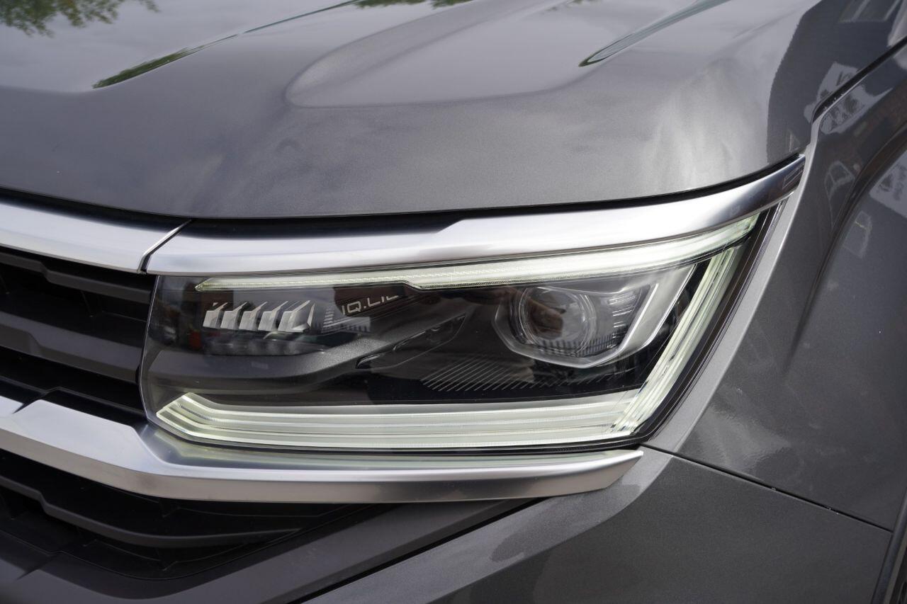 Volkswagen Amarok view 18