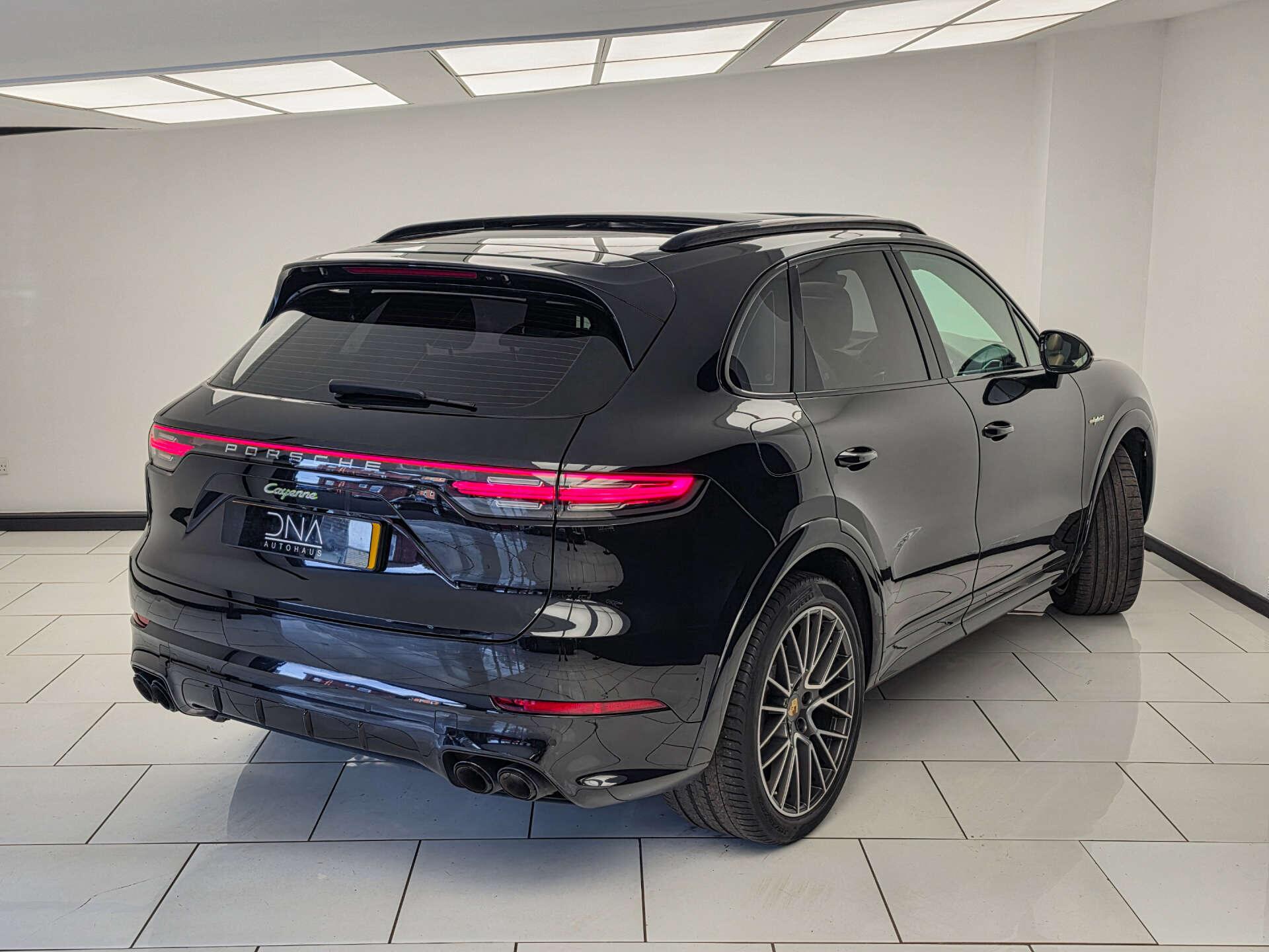Porsche Cayenne view 26