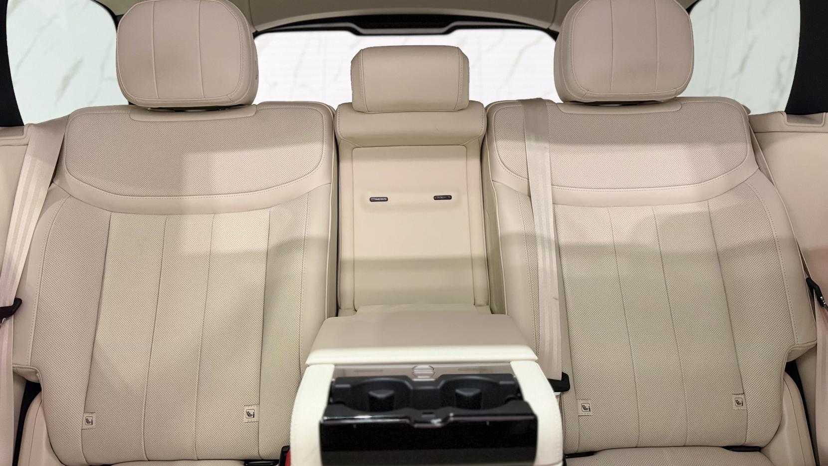 Land Rover Range Rover view 11
