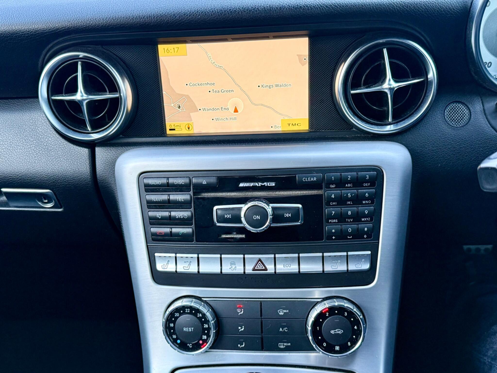 2011 Mercedes-Benz SLK image 32