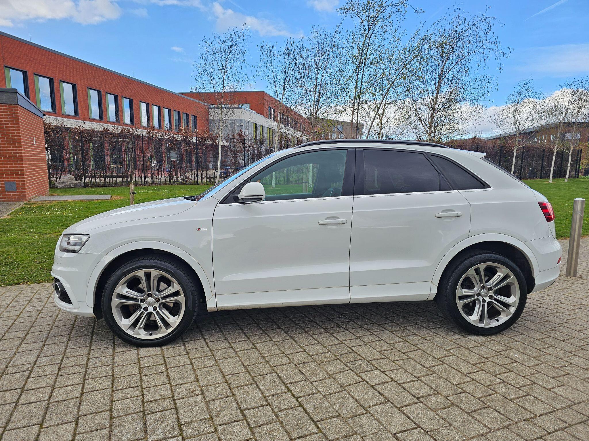 Audi Q3 view 40