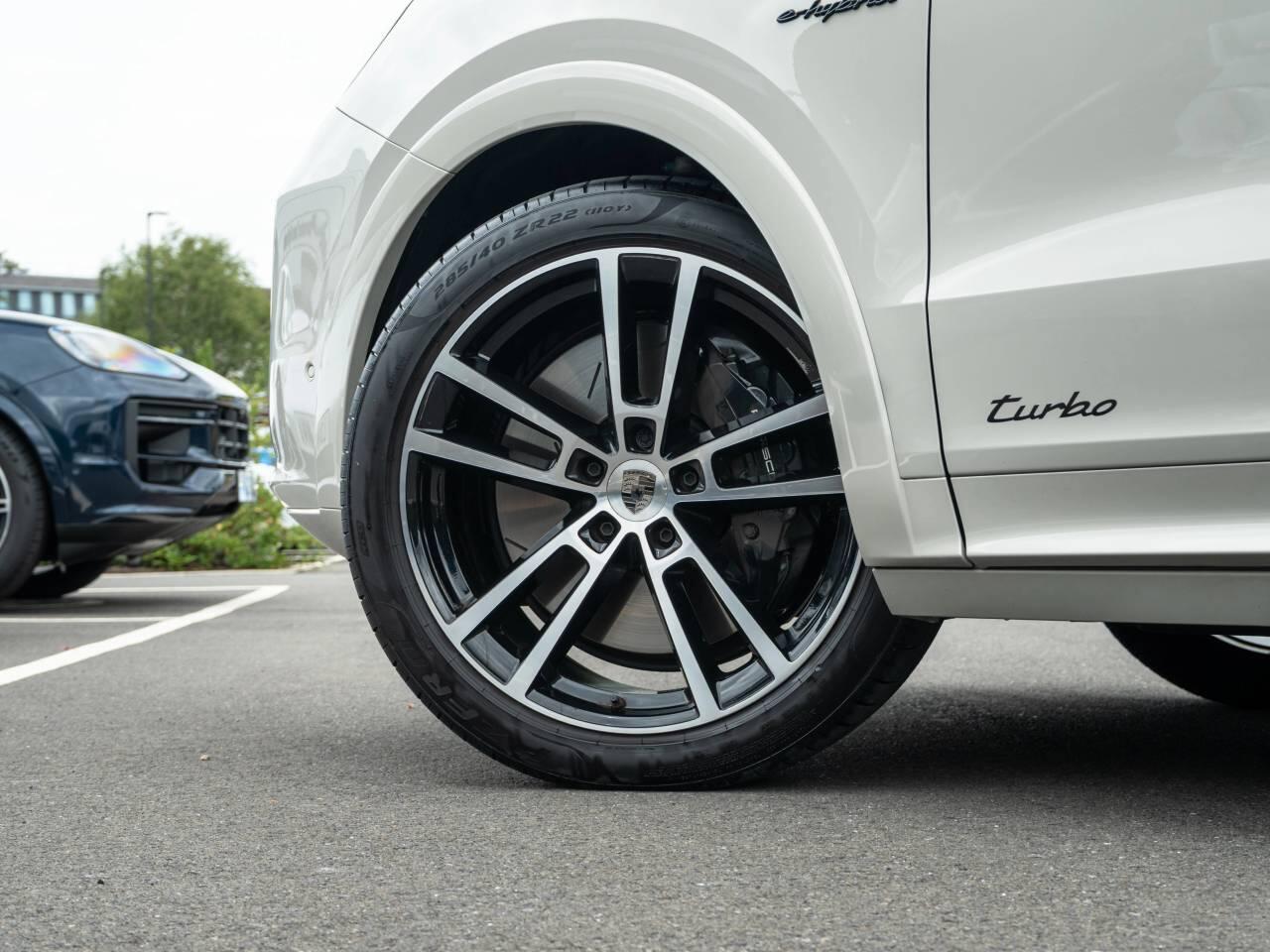 Porsche Cayenne view 21
